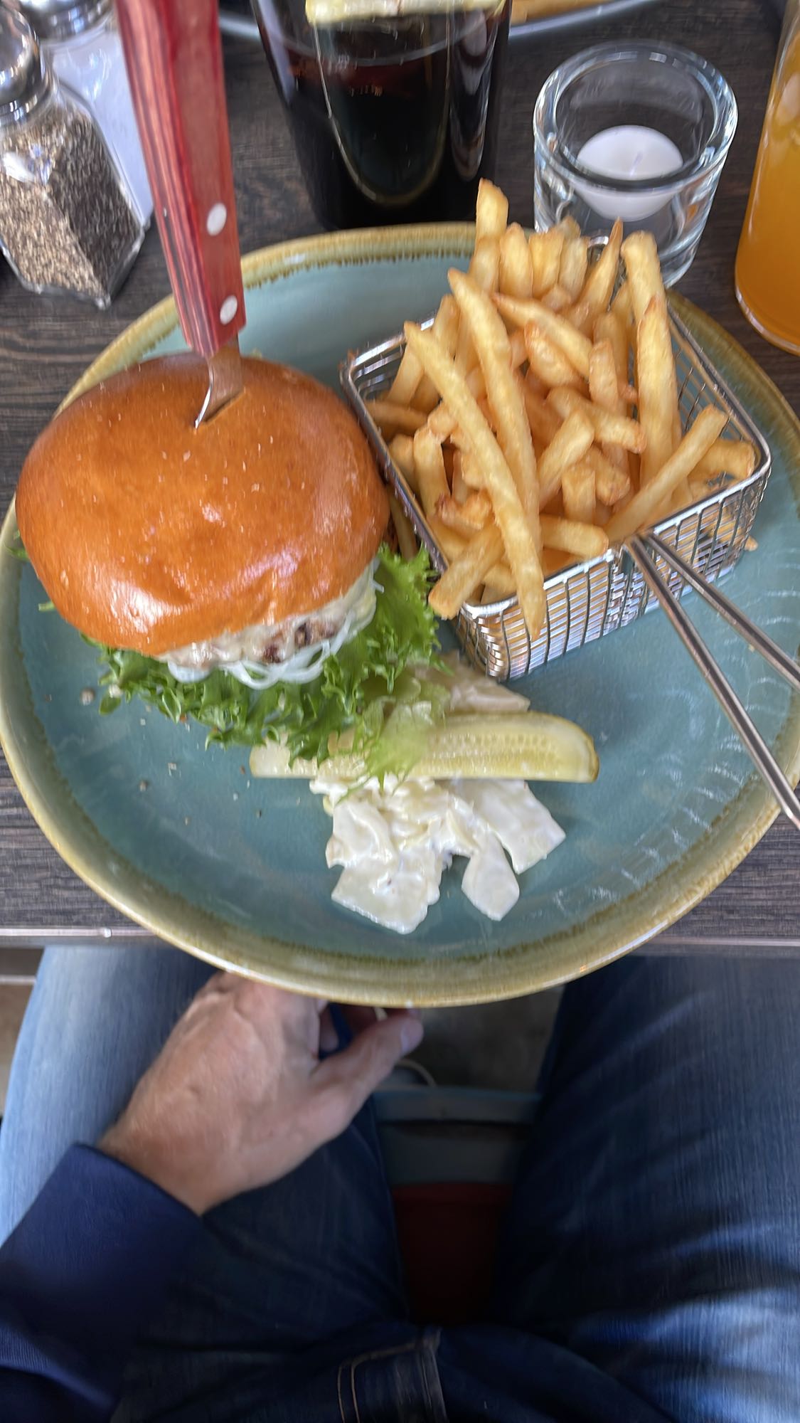 Hamburgare med pommes