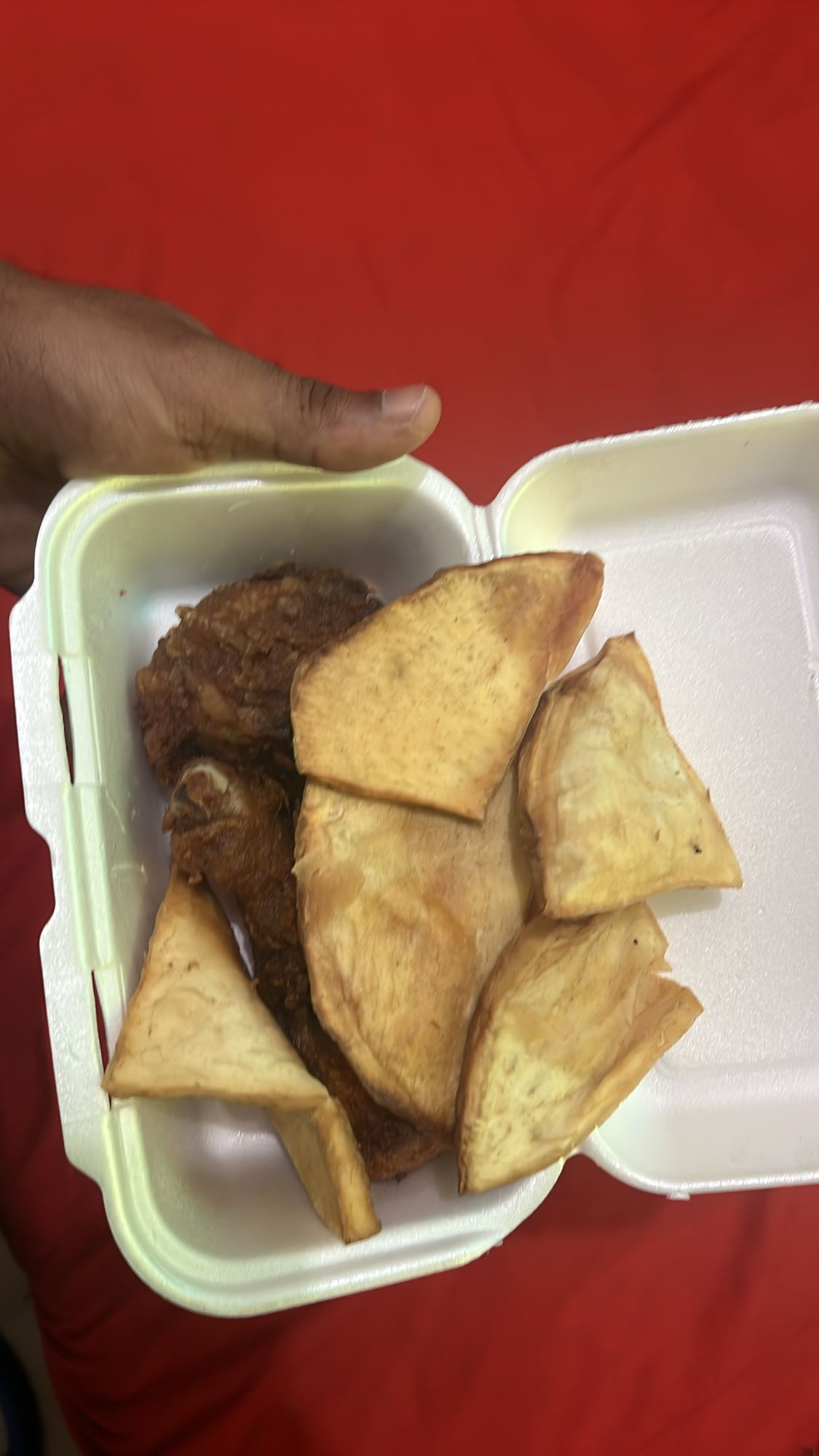 pollo frito y yuca frita