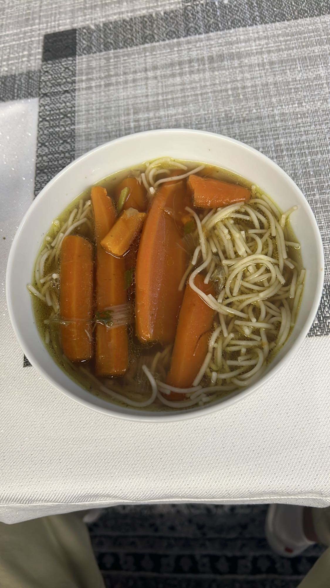 Rosół z marchewką