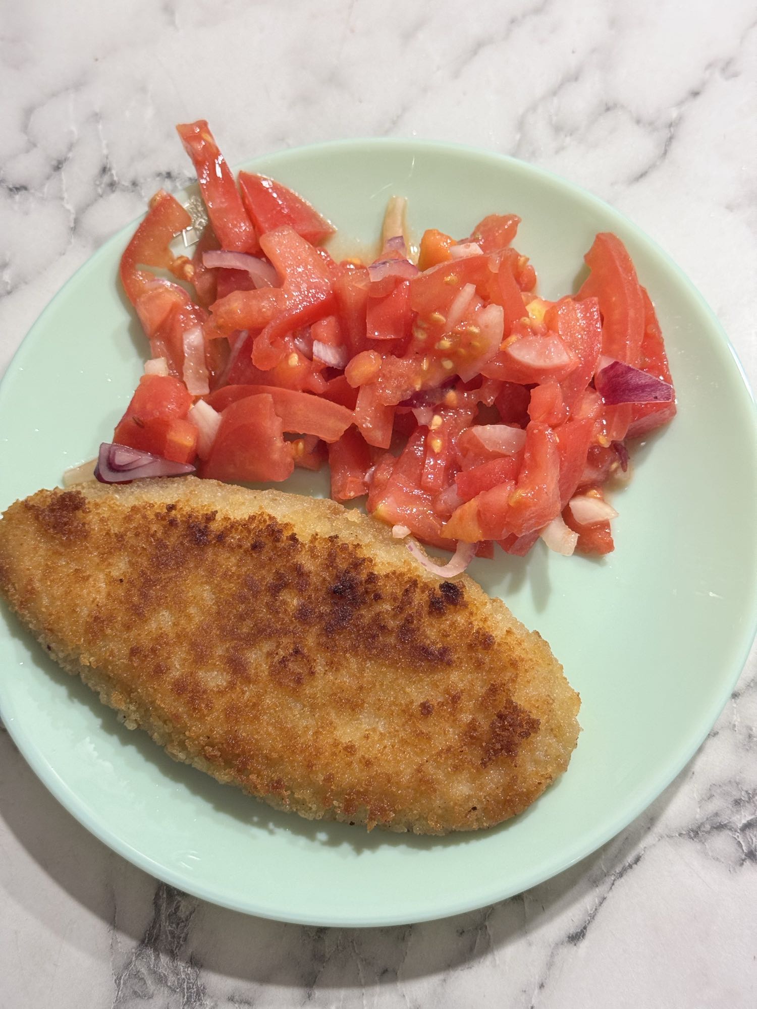 Котлета с салатом