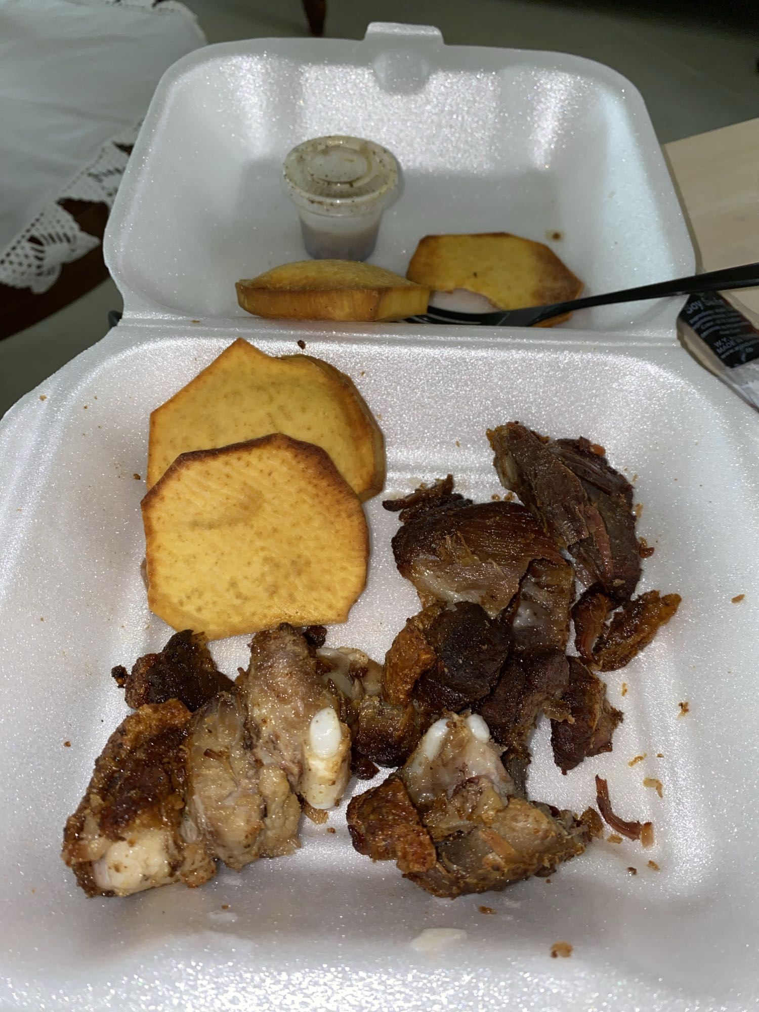 Cerdo frito con batata