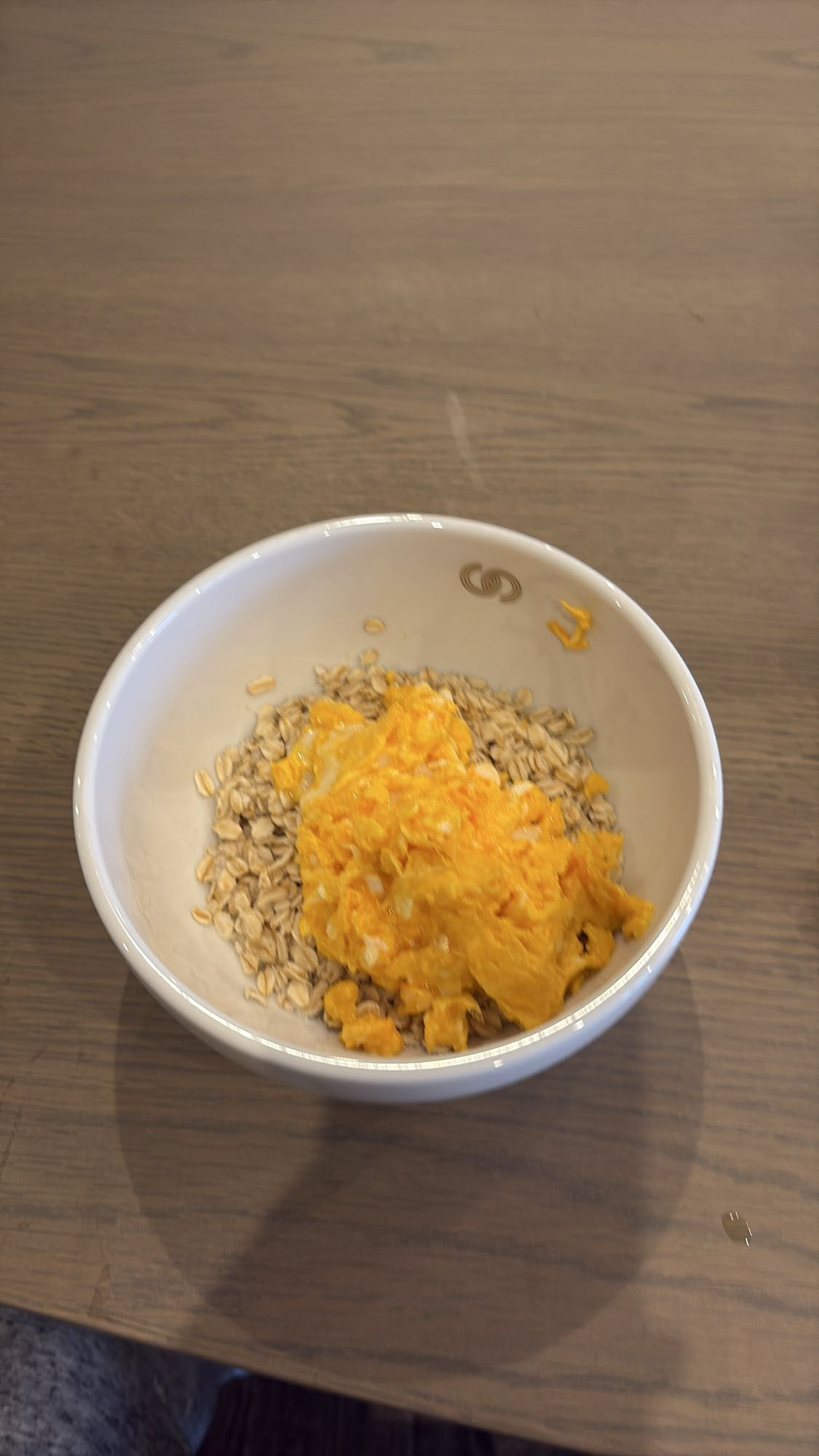 オートミールとスクランブルエッグ