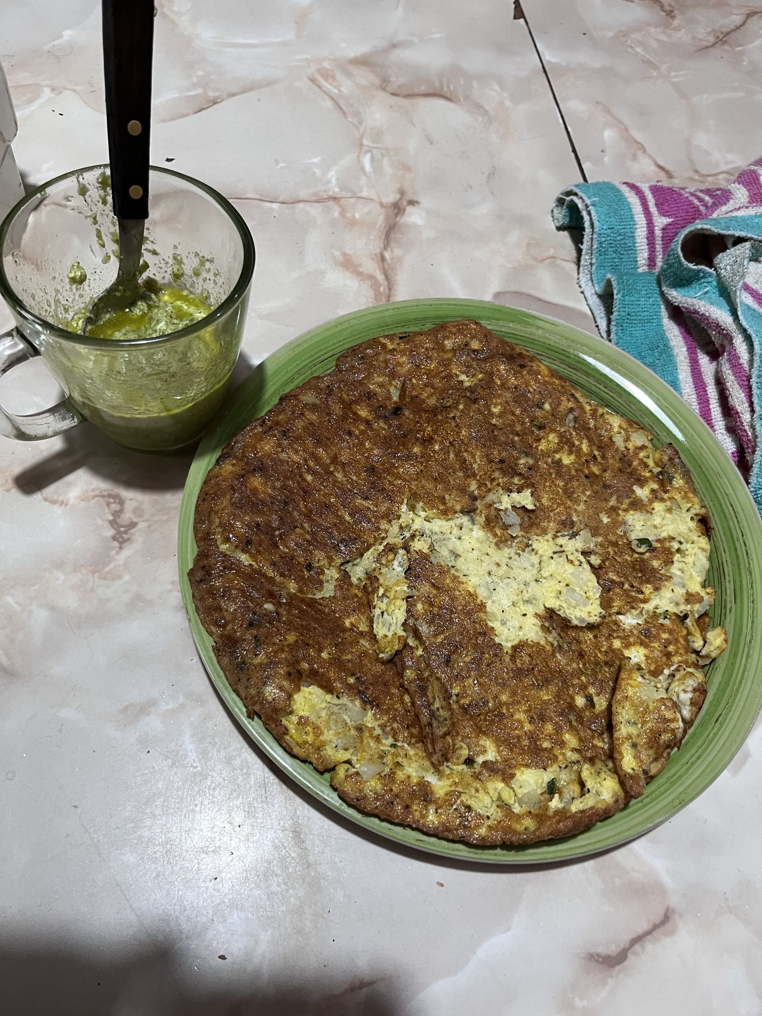 Papas hervidas con 6 huevos y mayonesa de palta