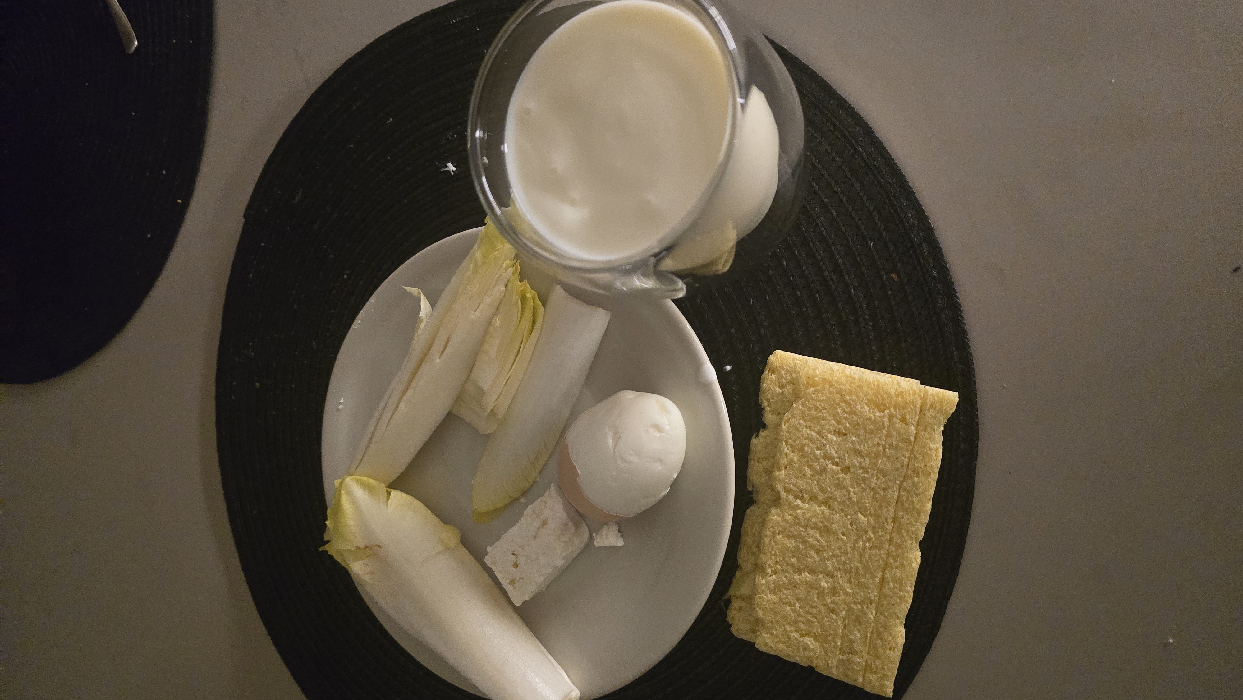 Egg, cheese, bread & milk plate