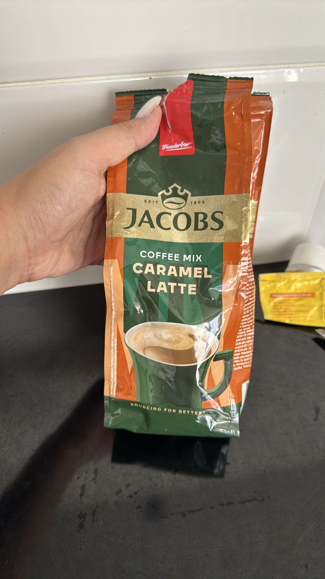 Карамельный латте Jacobs