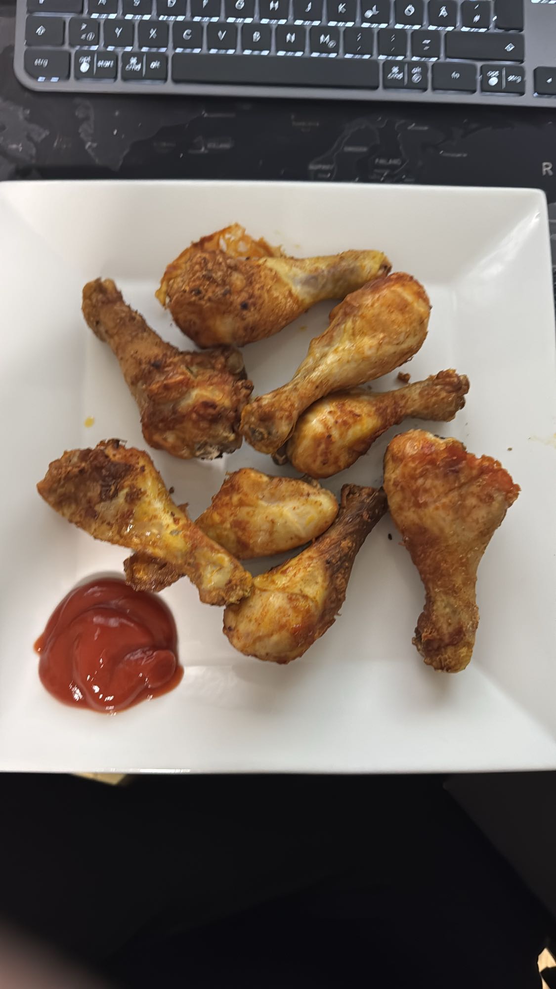 Kippenbouten met ketchup