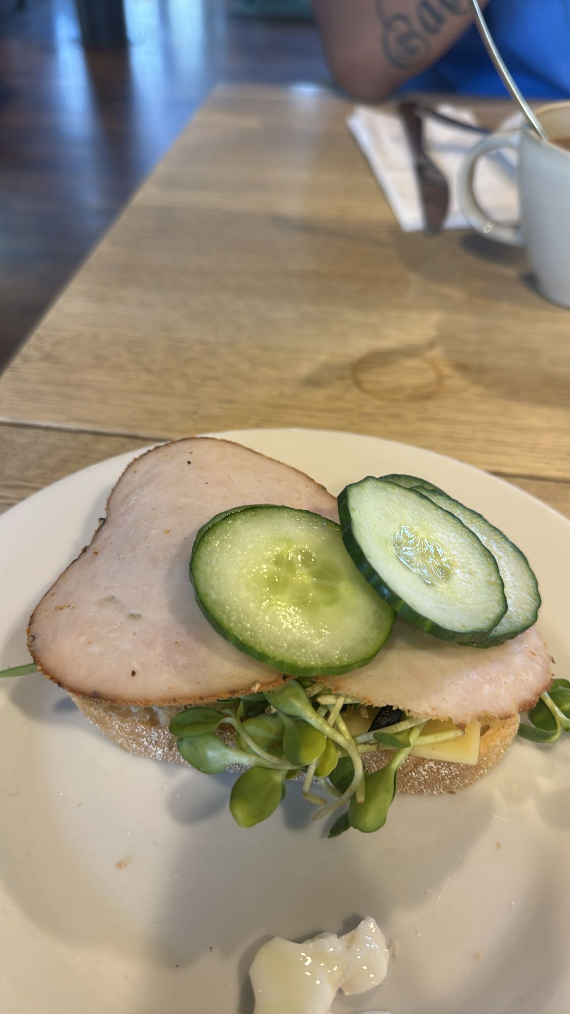 Smörgås med kalkon och gurka