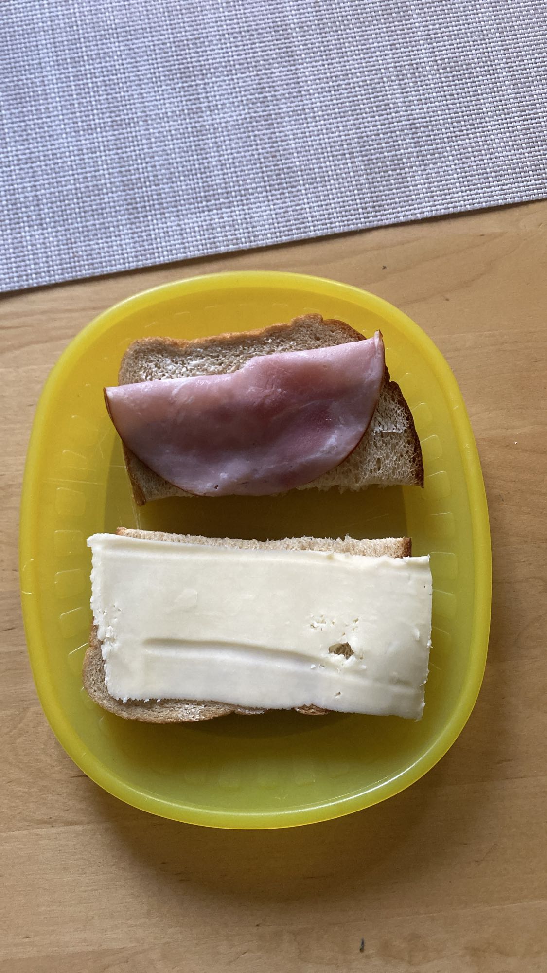 Ost och skinka smörgås