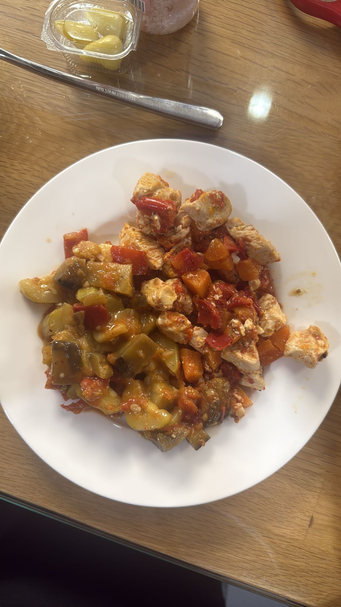 Tavuklu sebze yemeği