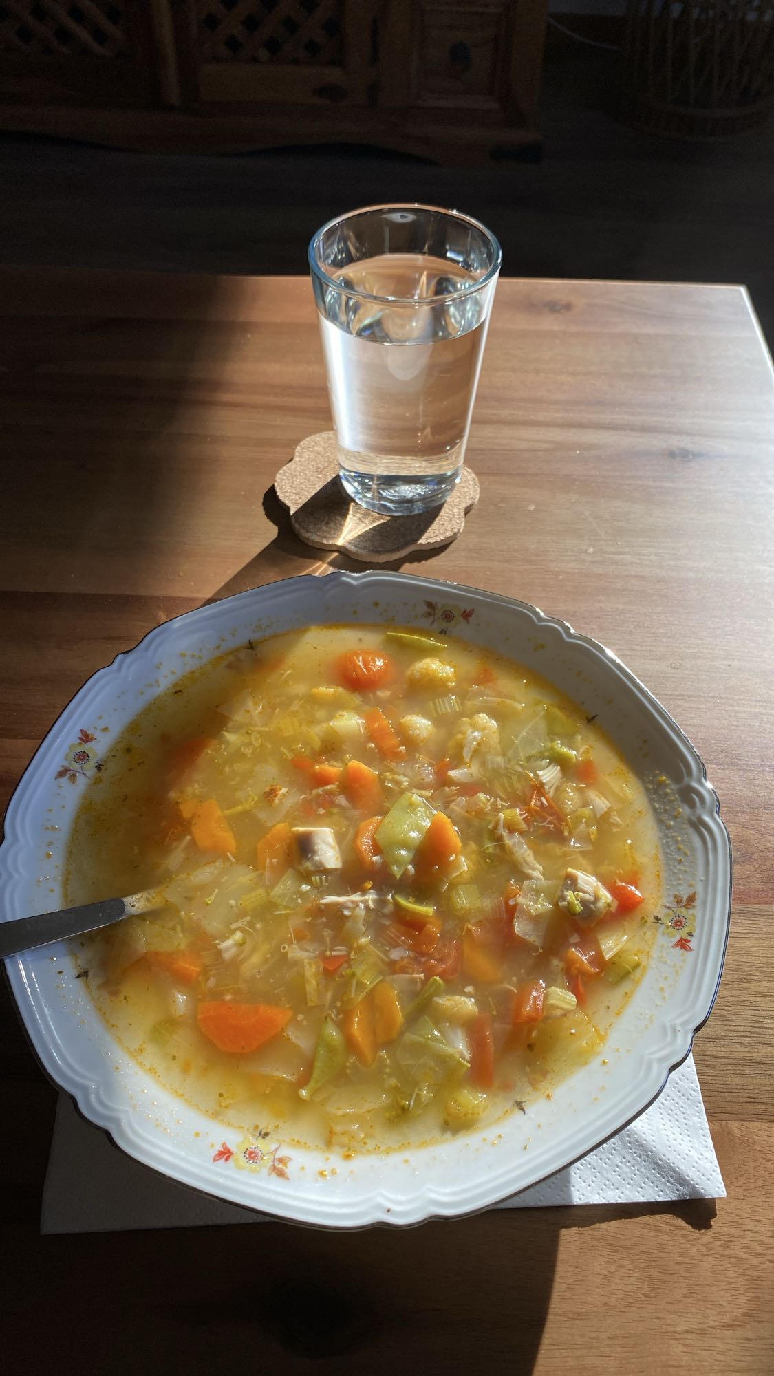 Grönsakssoppa med kyckling