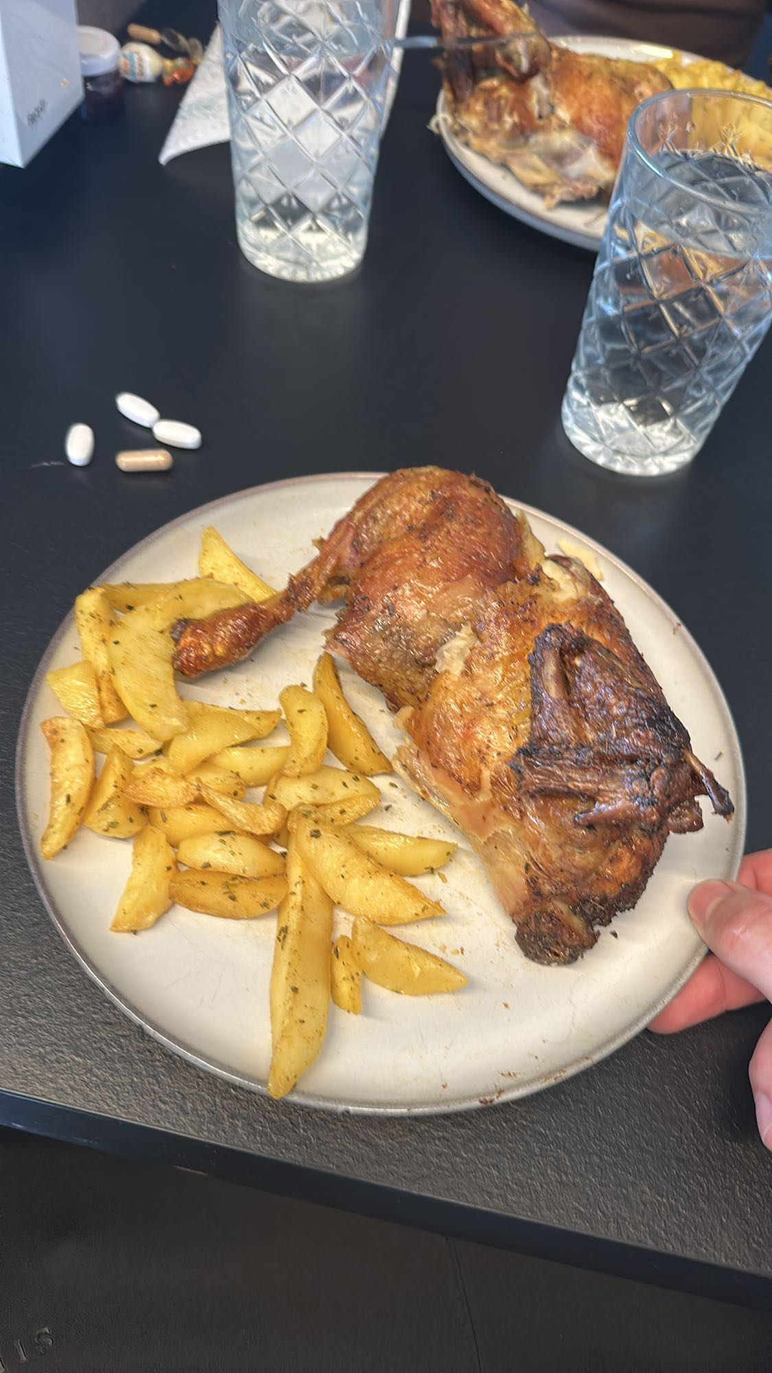 Kip met aardappelfriet