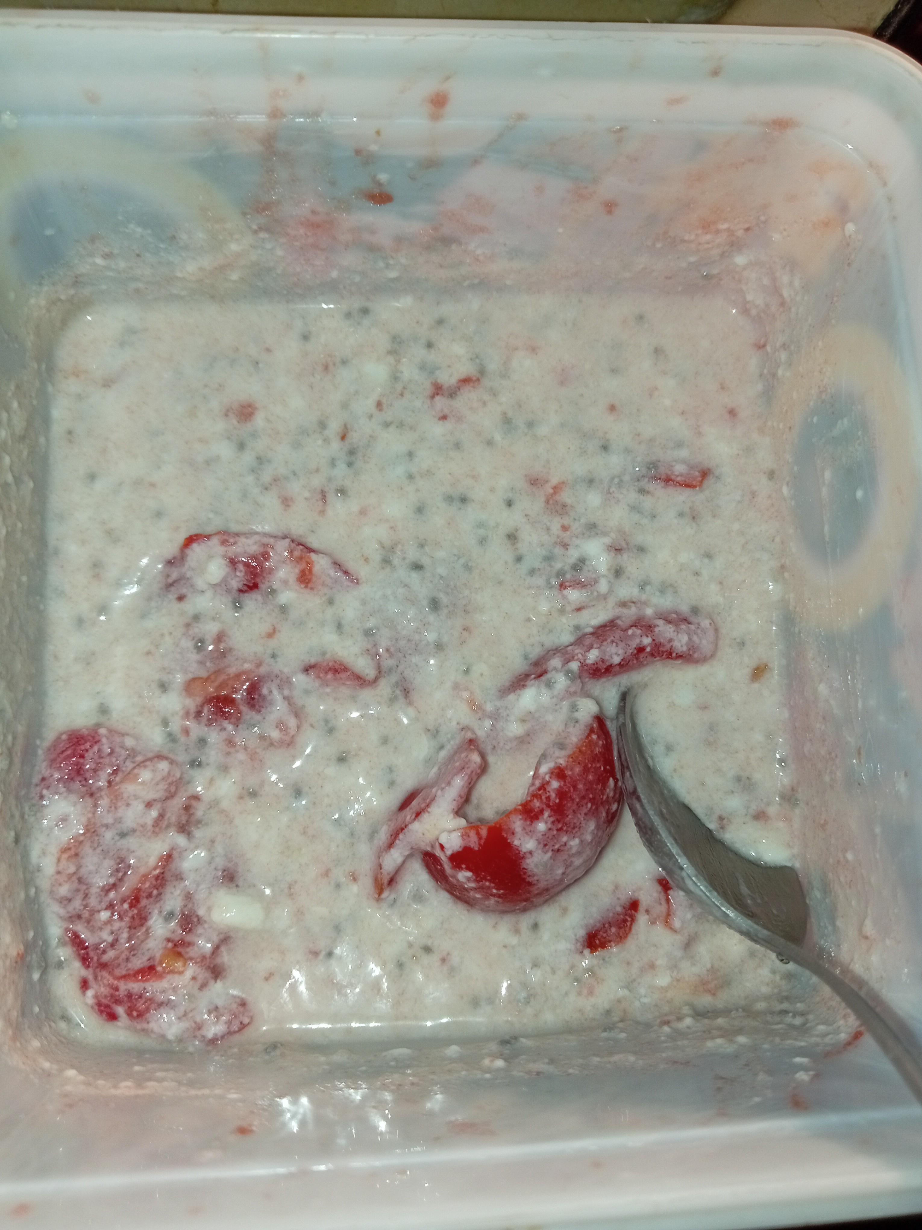Yogurt chia strawberry mix