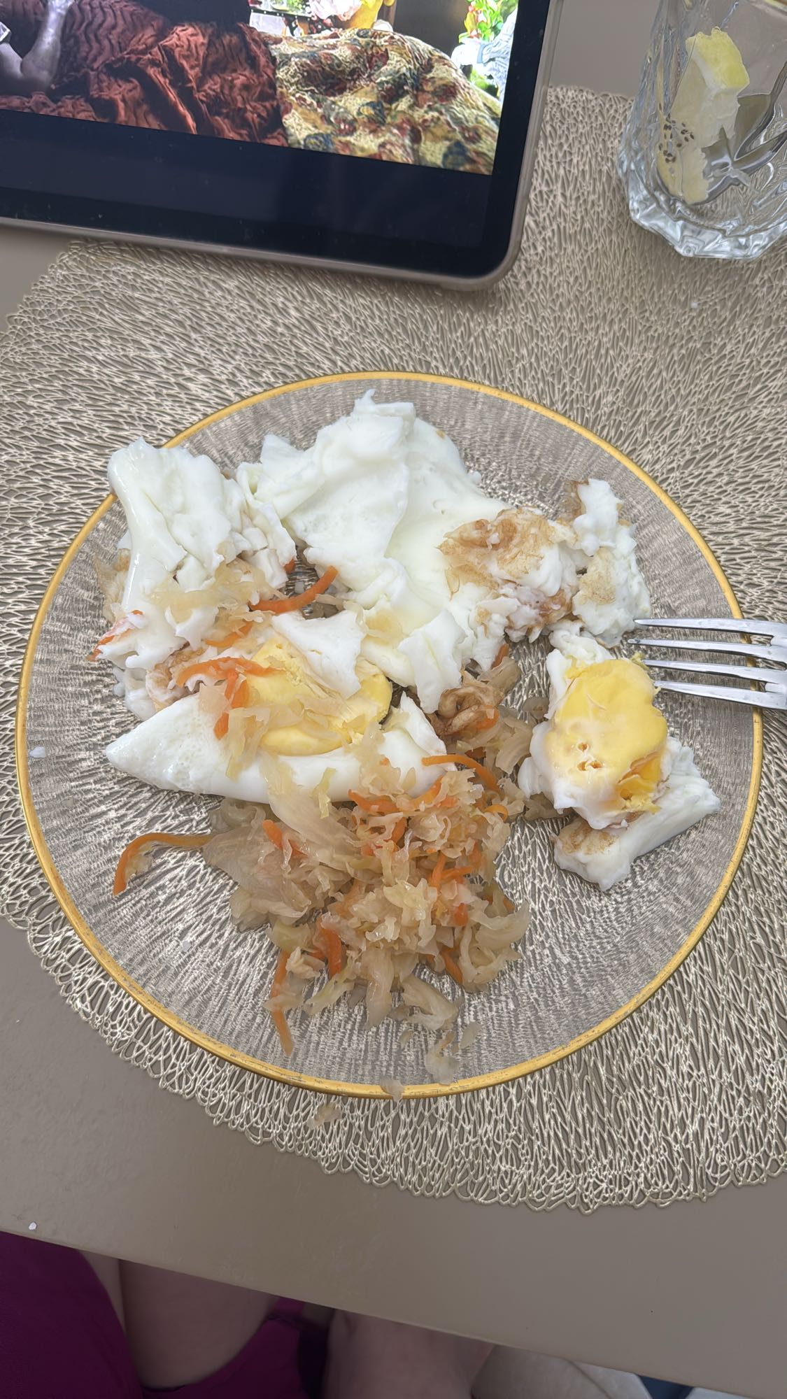 яйца с квашеной капустой