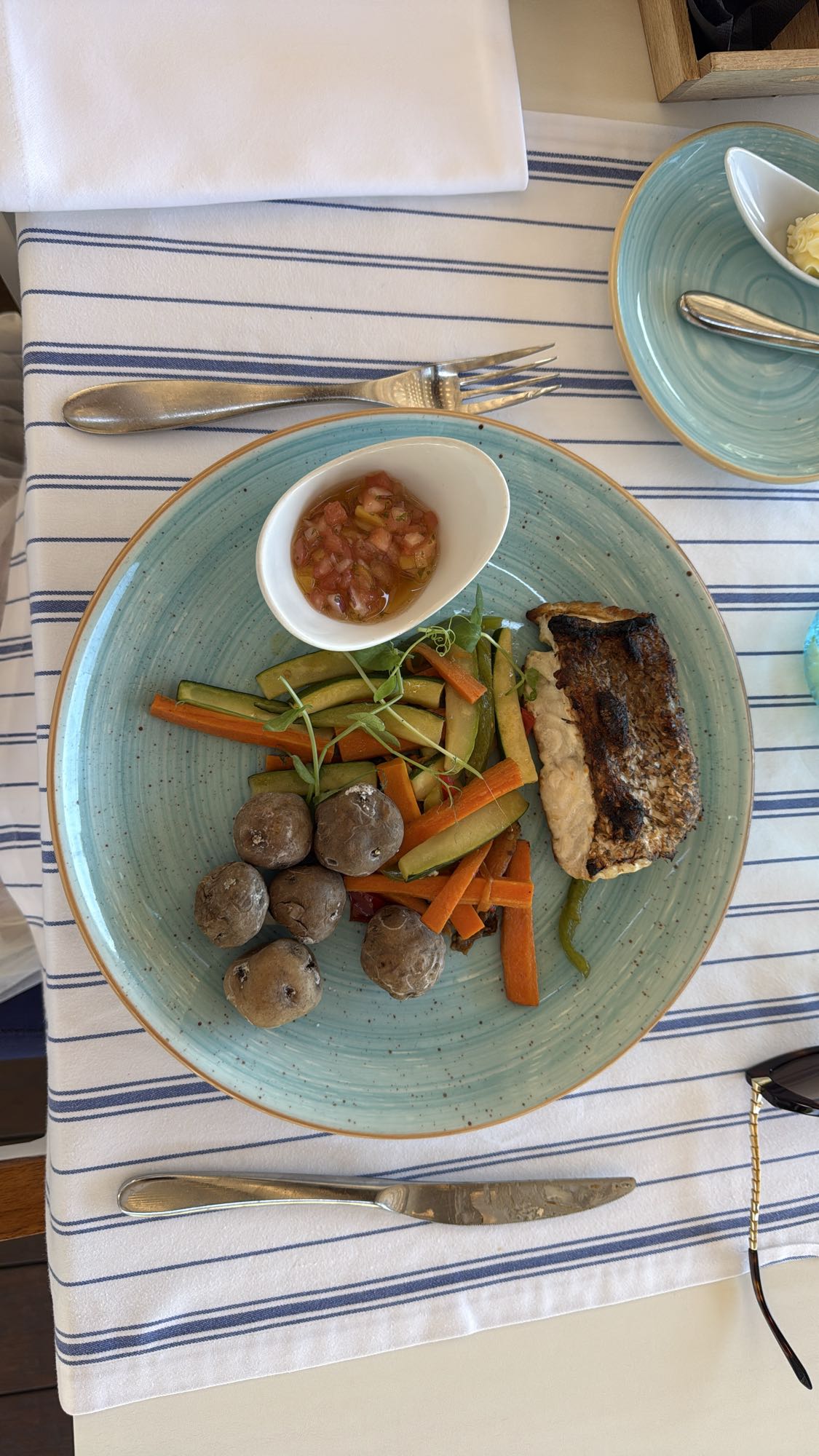 Ryba z warzywami i ziemniakami