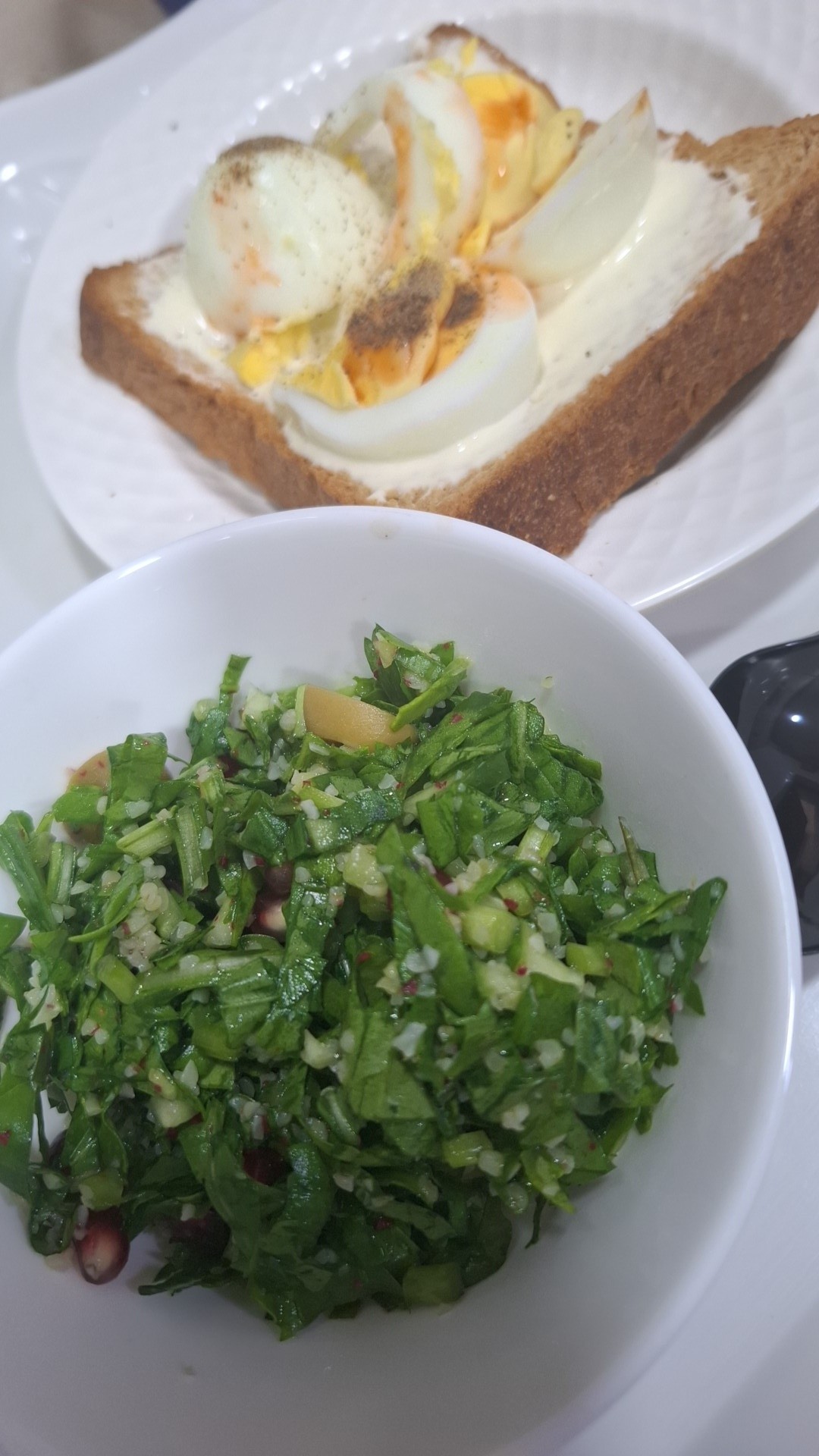 Egg toast with green salad