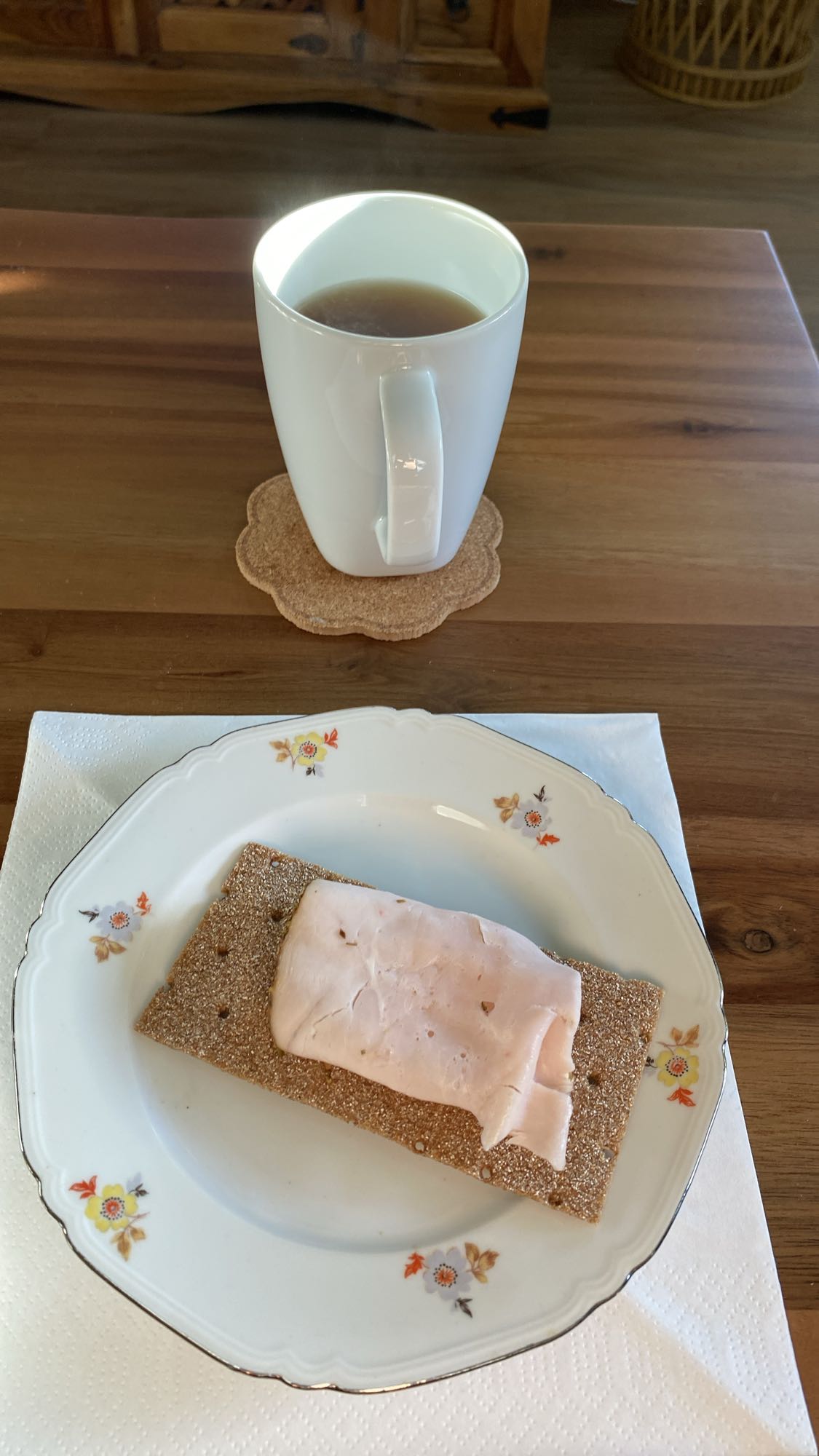 Knäckebröd med kalkon & te