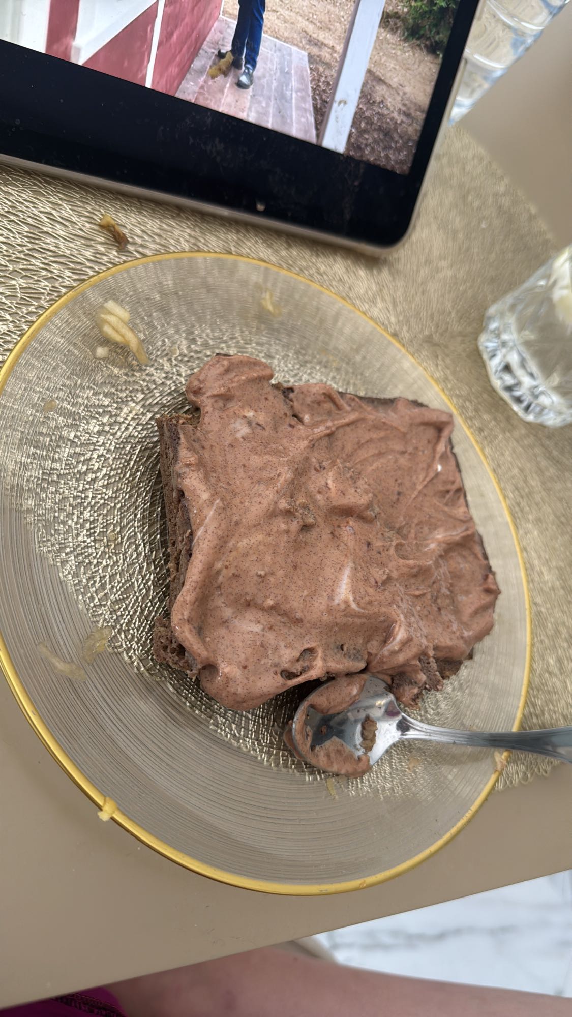 яблоко с йогуртом, овсянкой, какао и финиковым джемом