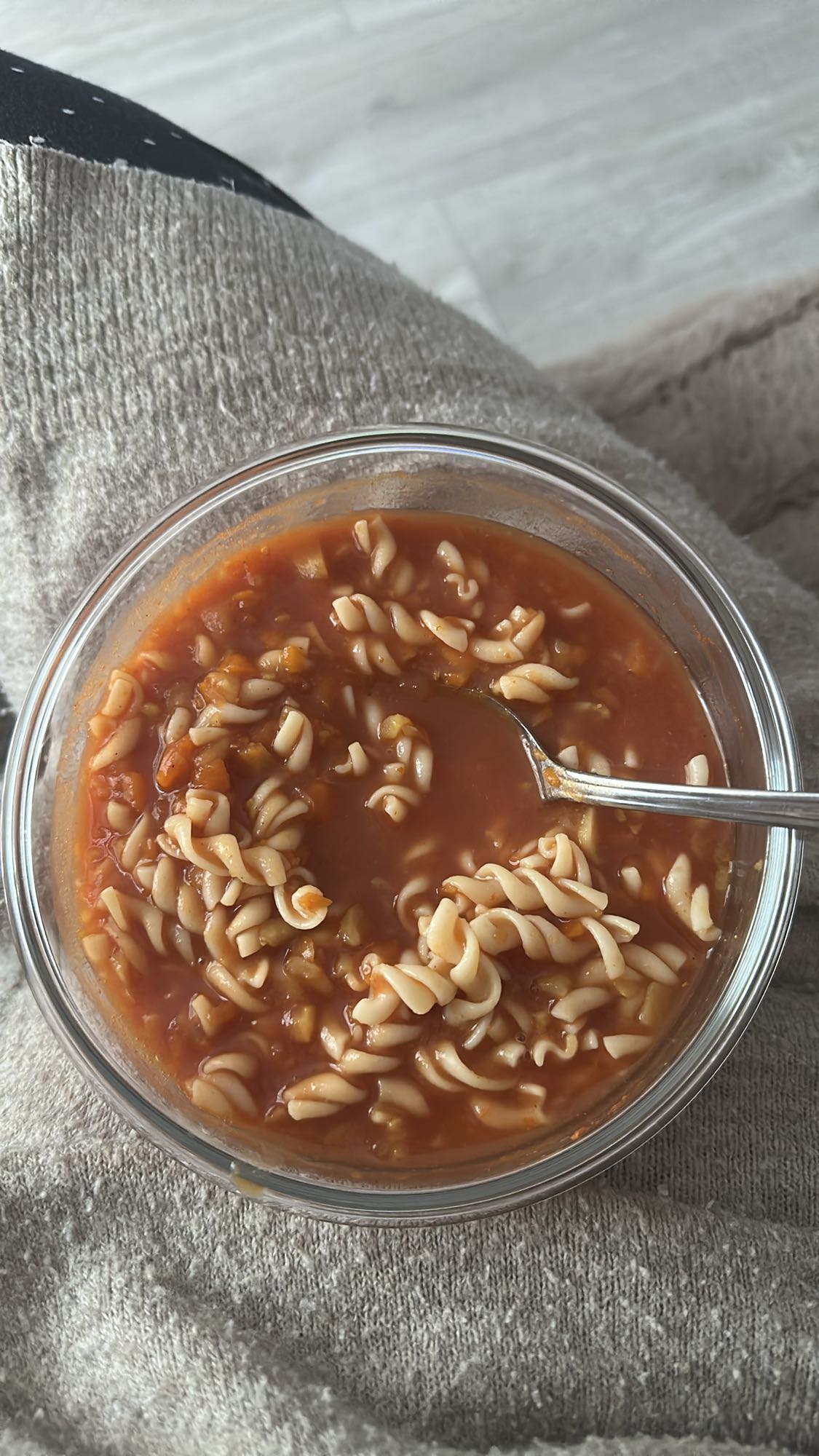 zupa pomidorowa z makaronem