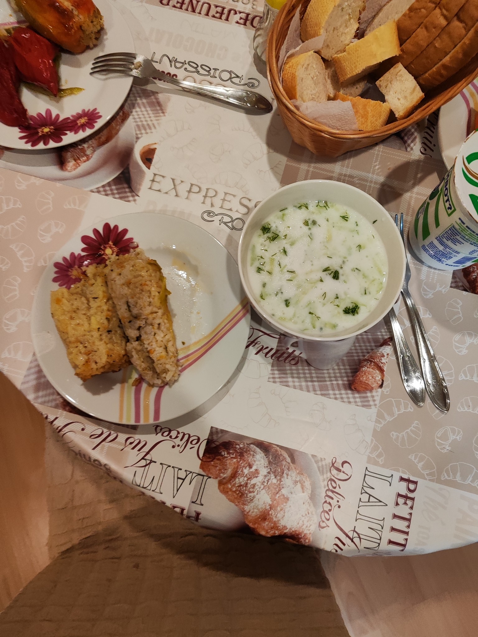 Stuffed pepper, bread, yogurt soup