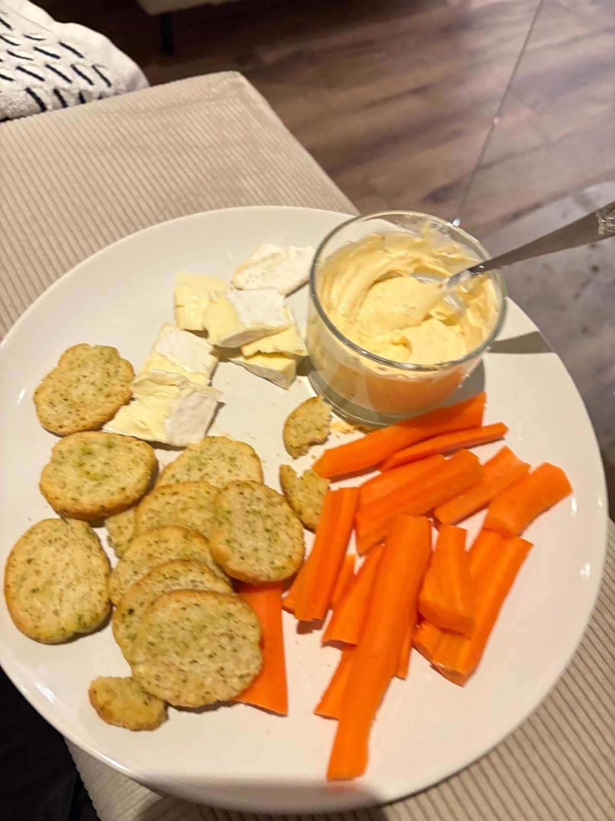 Kex med ost och morötter