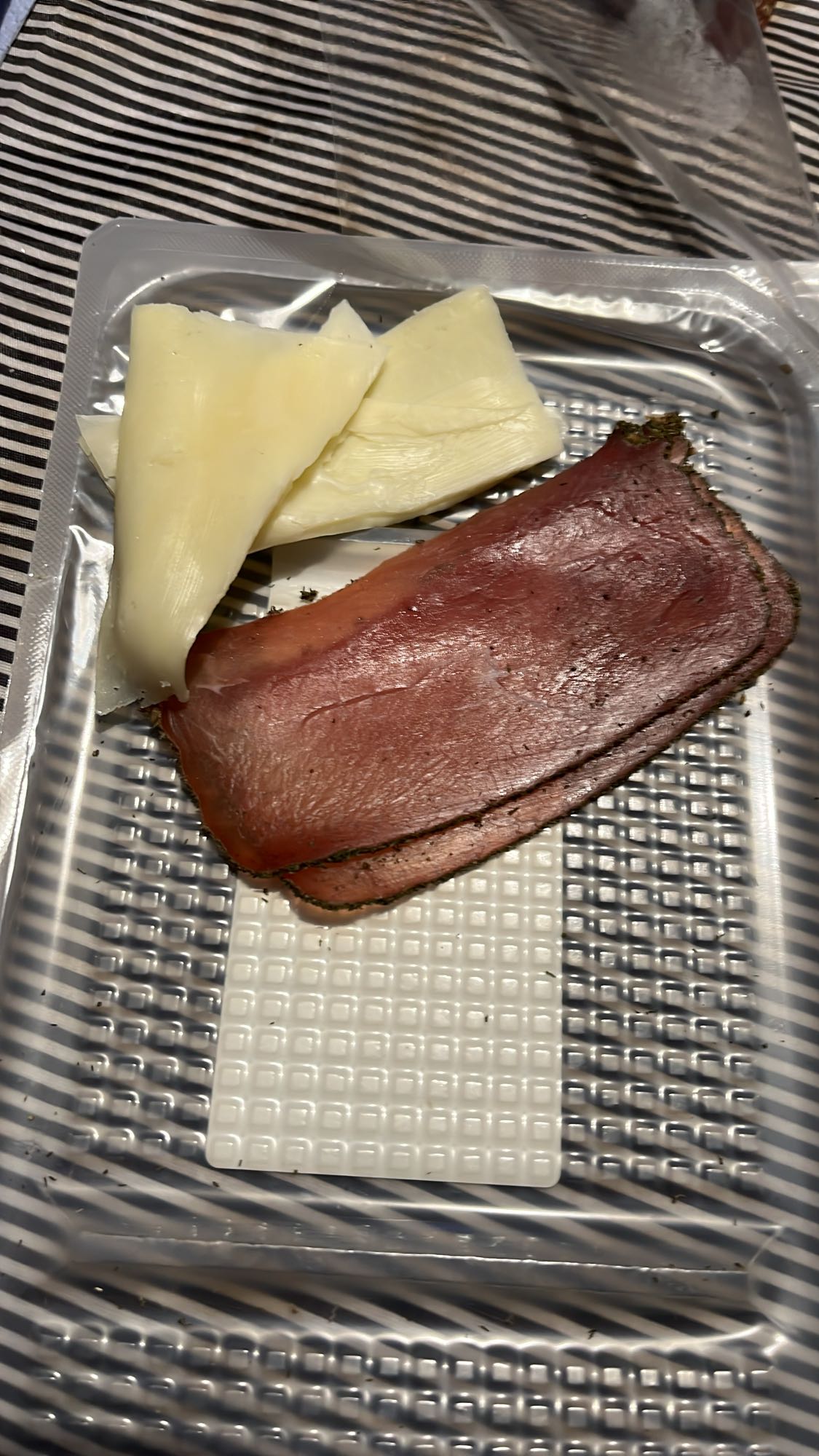 Сирене и пастърма