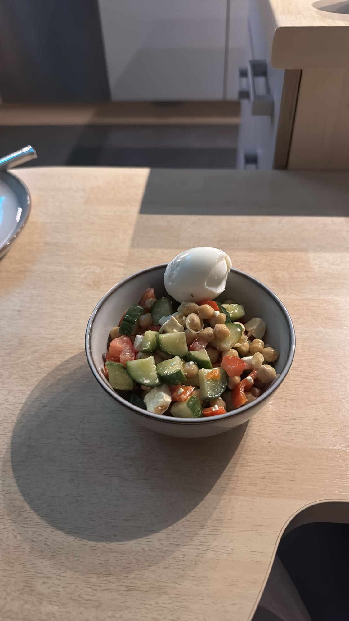 Kichererbsensalat mit Ei