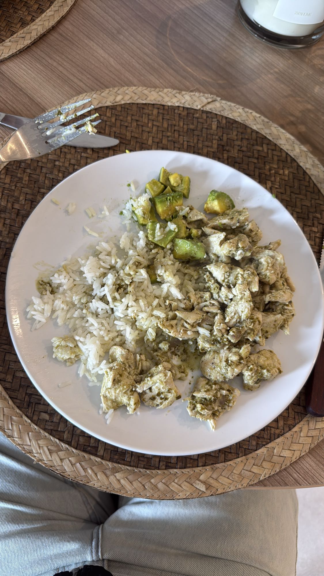 Chicken rice with avocado