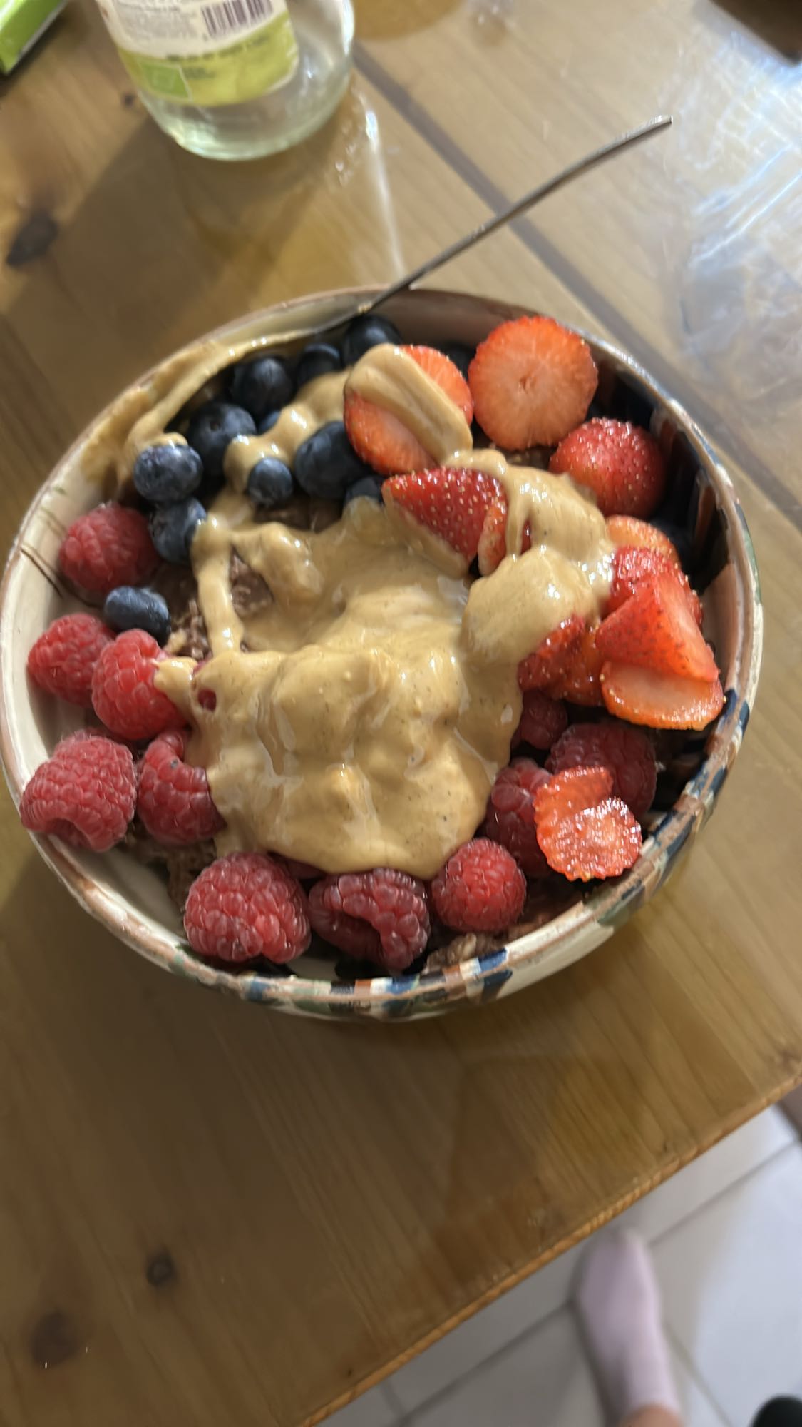 Terci de ovăz proteic cu fructe și ciocolată neagră