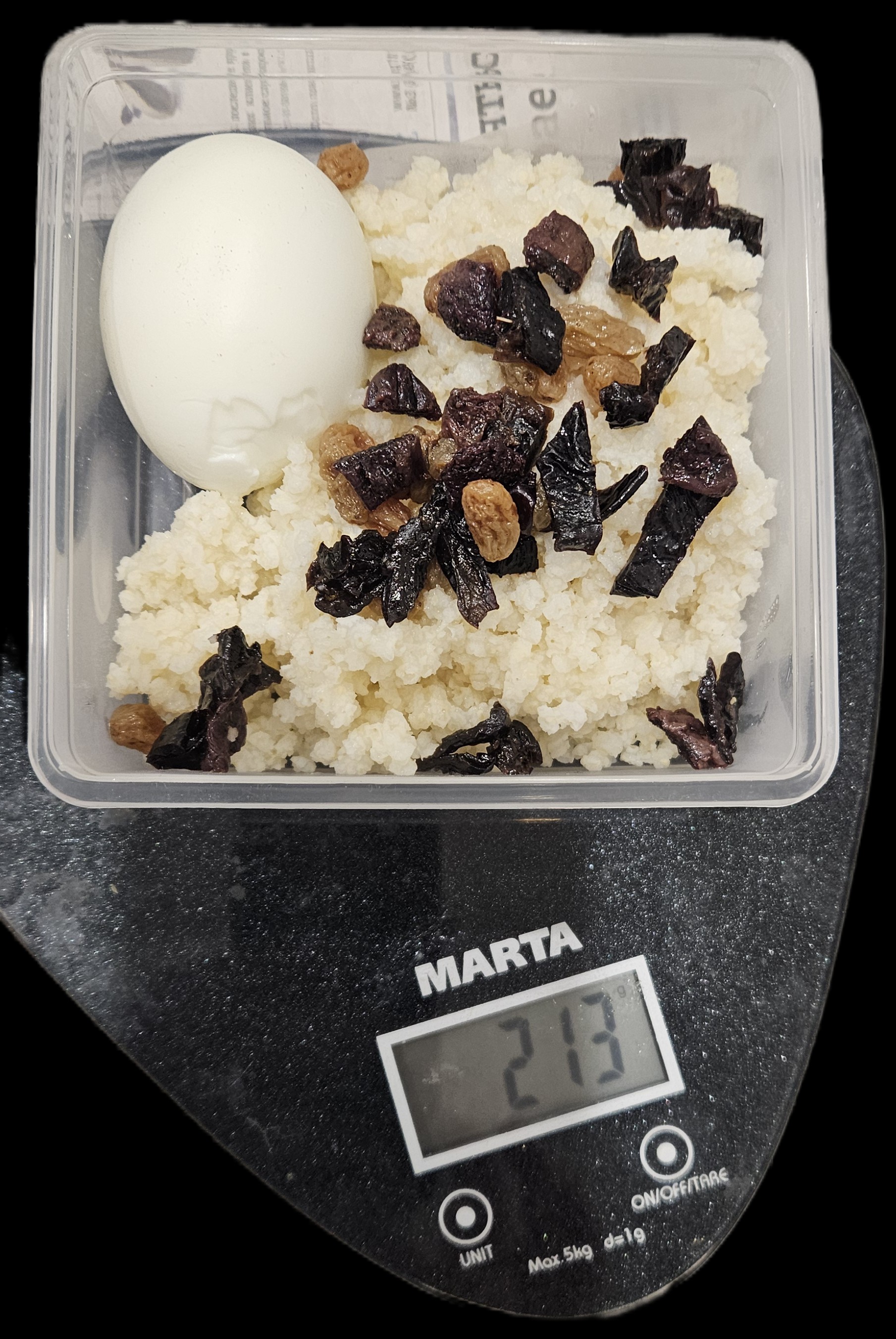 Egg millet with dried fruit