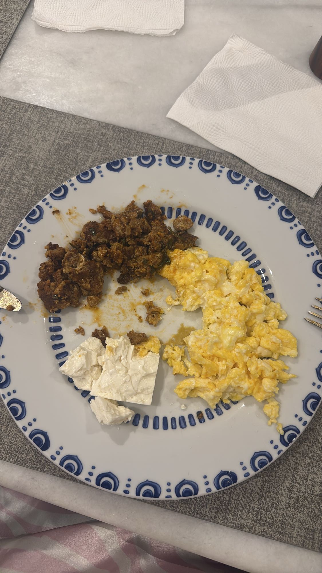 Desayuno mixto con huevo