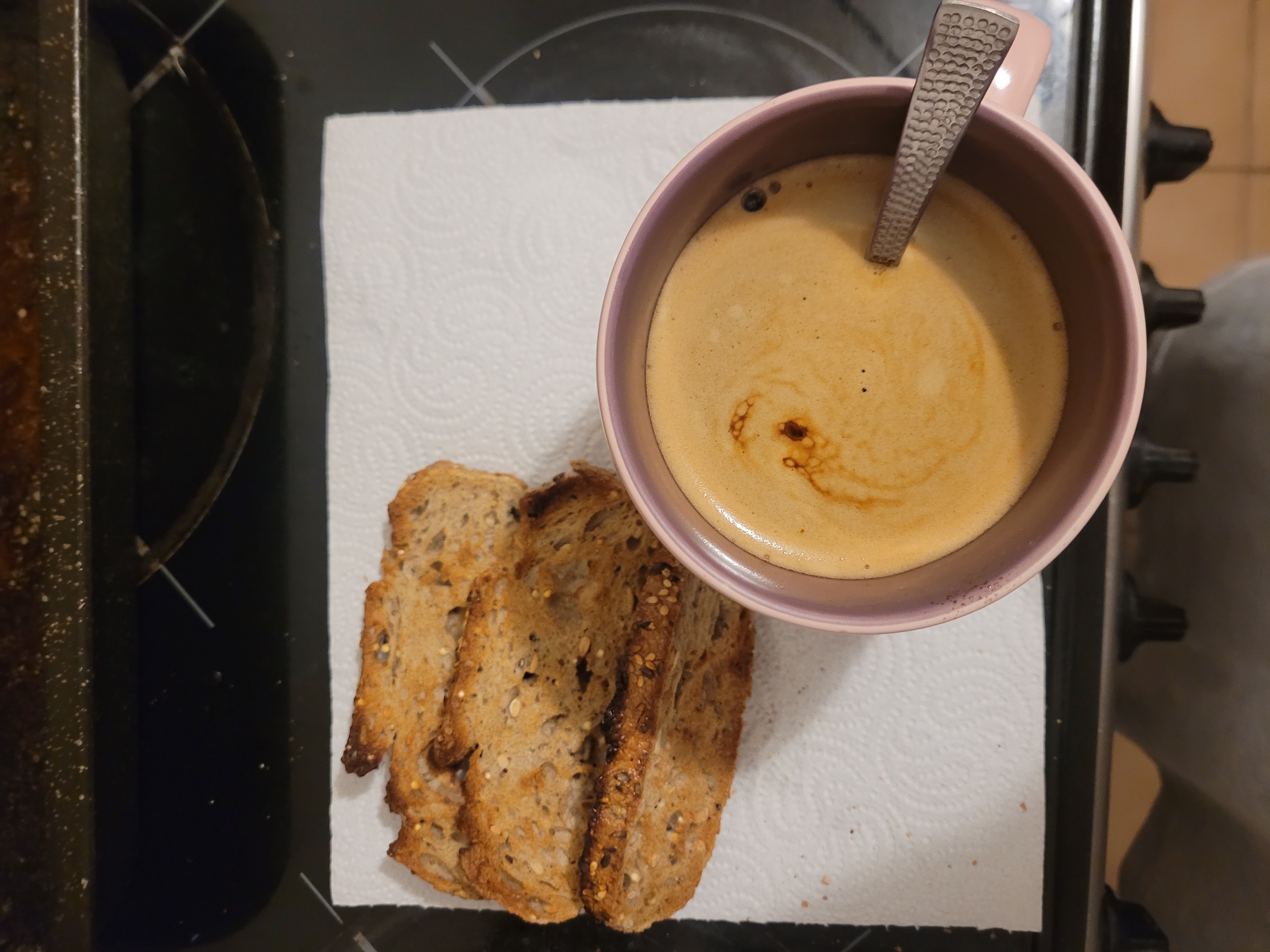 Café et pain complet