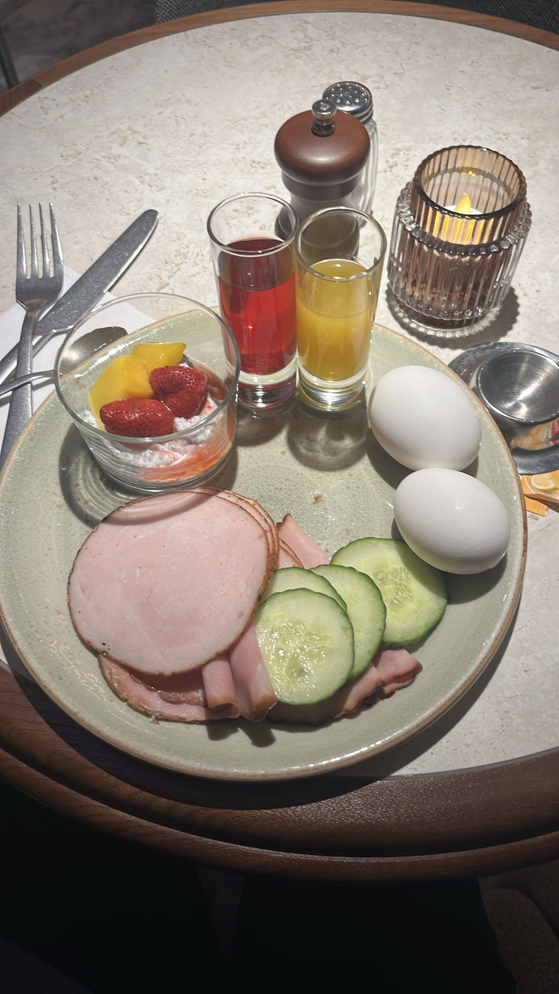 Frukosttallrik med ägg