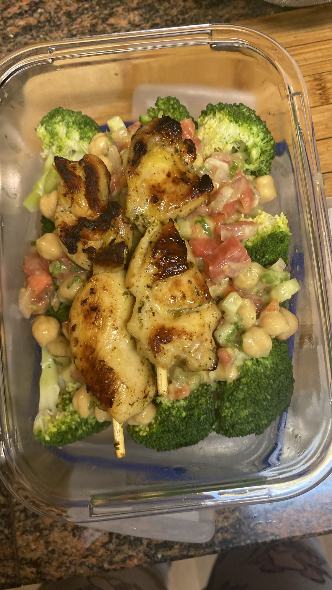 Brochetas con garbanzos