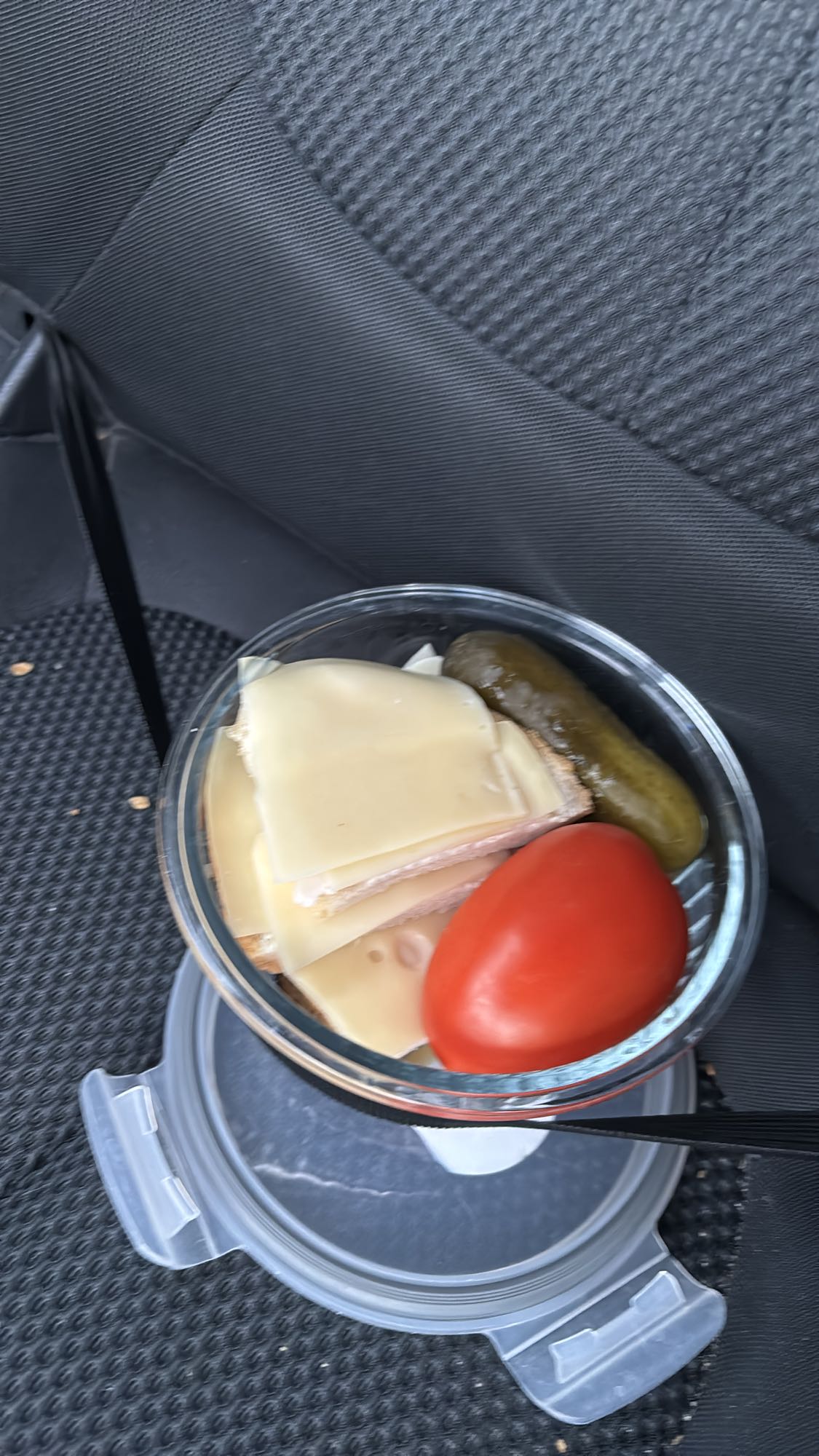 Kanapka z serem i warzywami