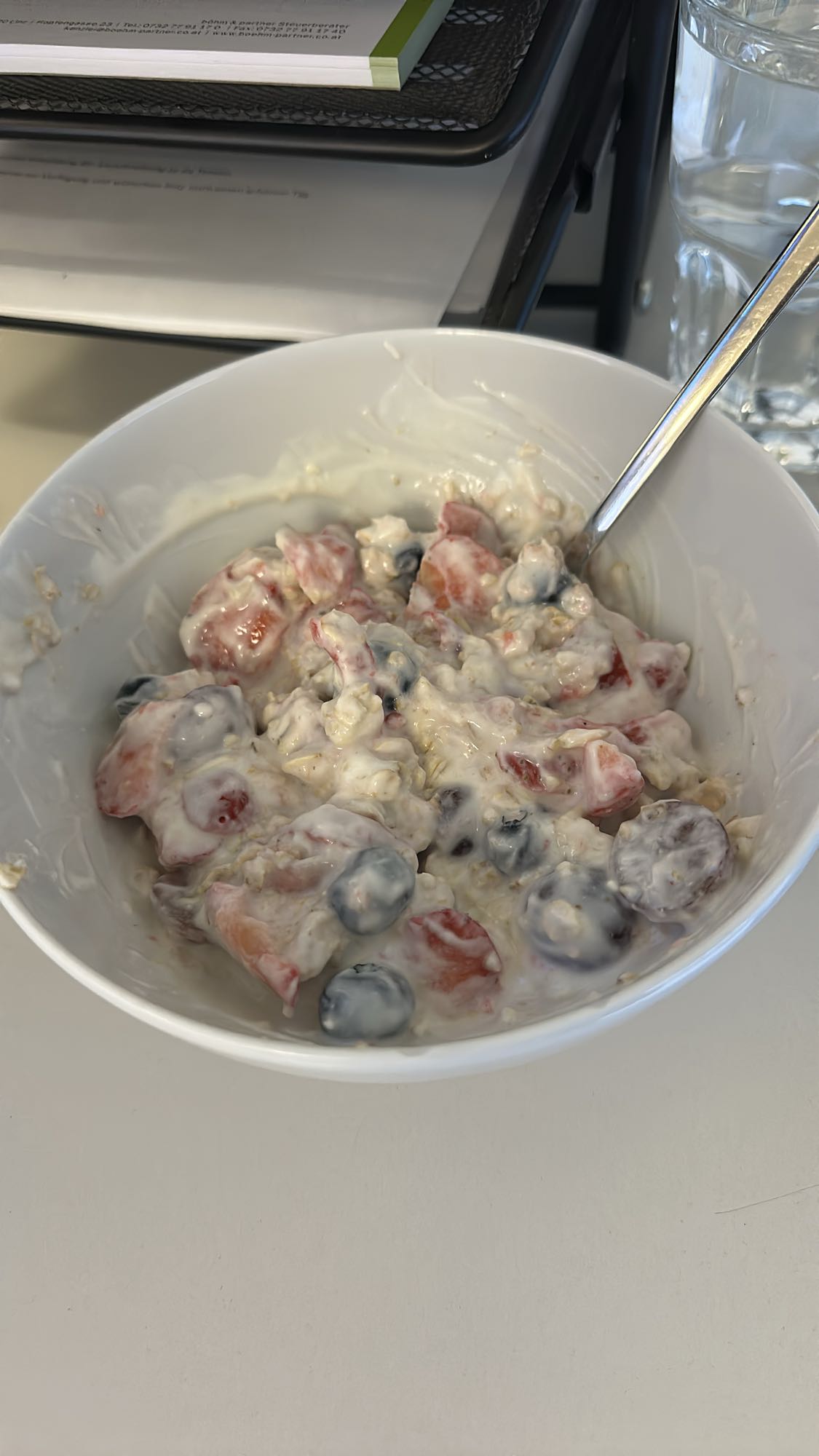 Yoghurt met fruit en havermout