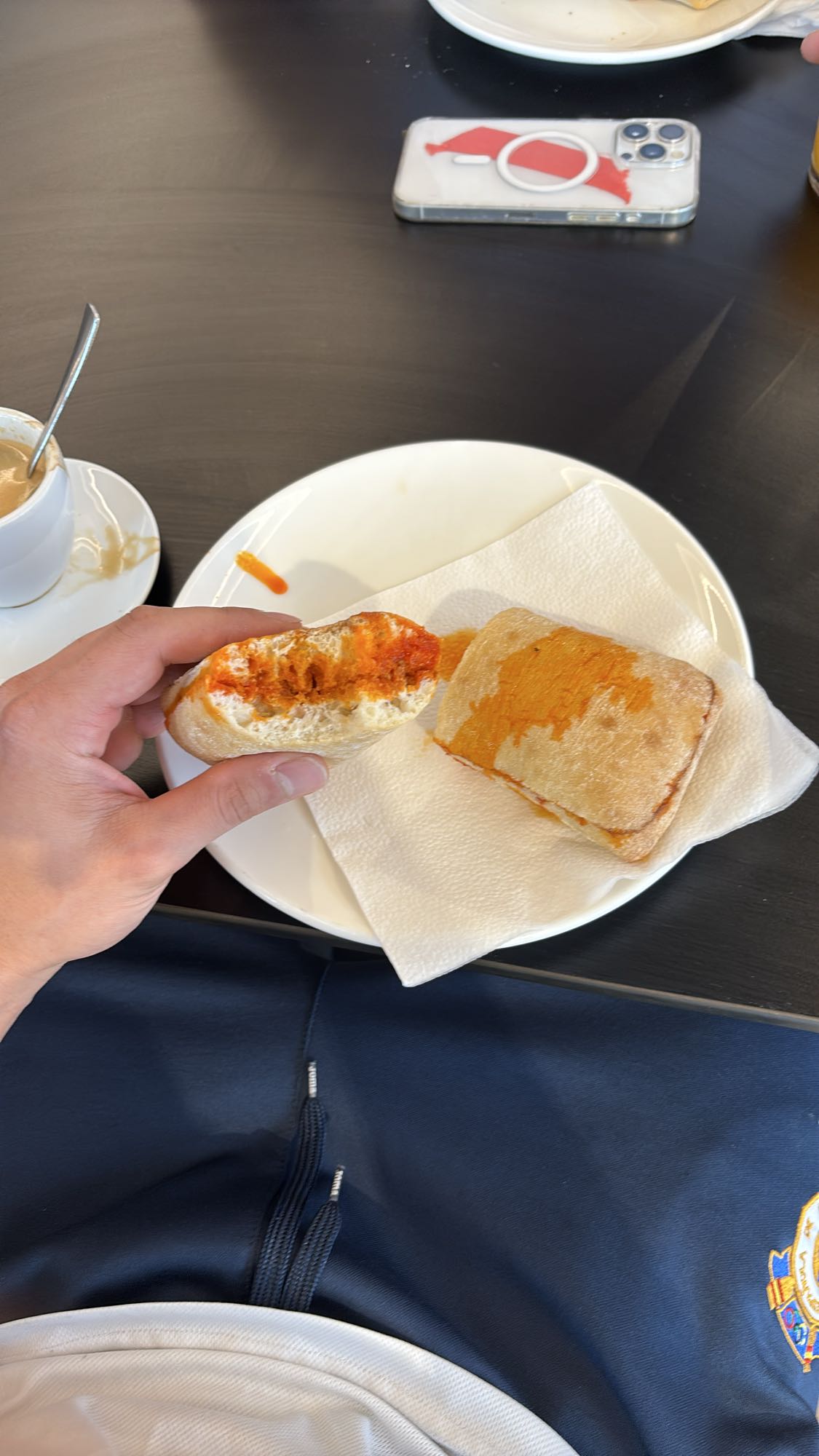 bocadillo de pan y salsa