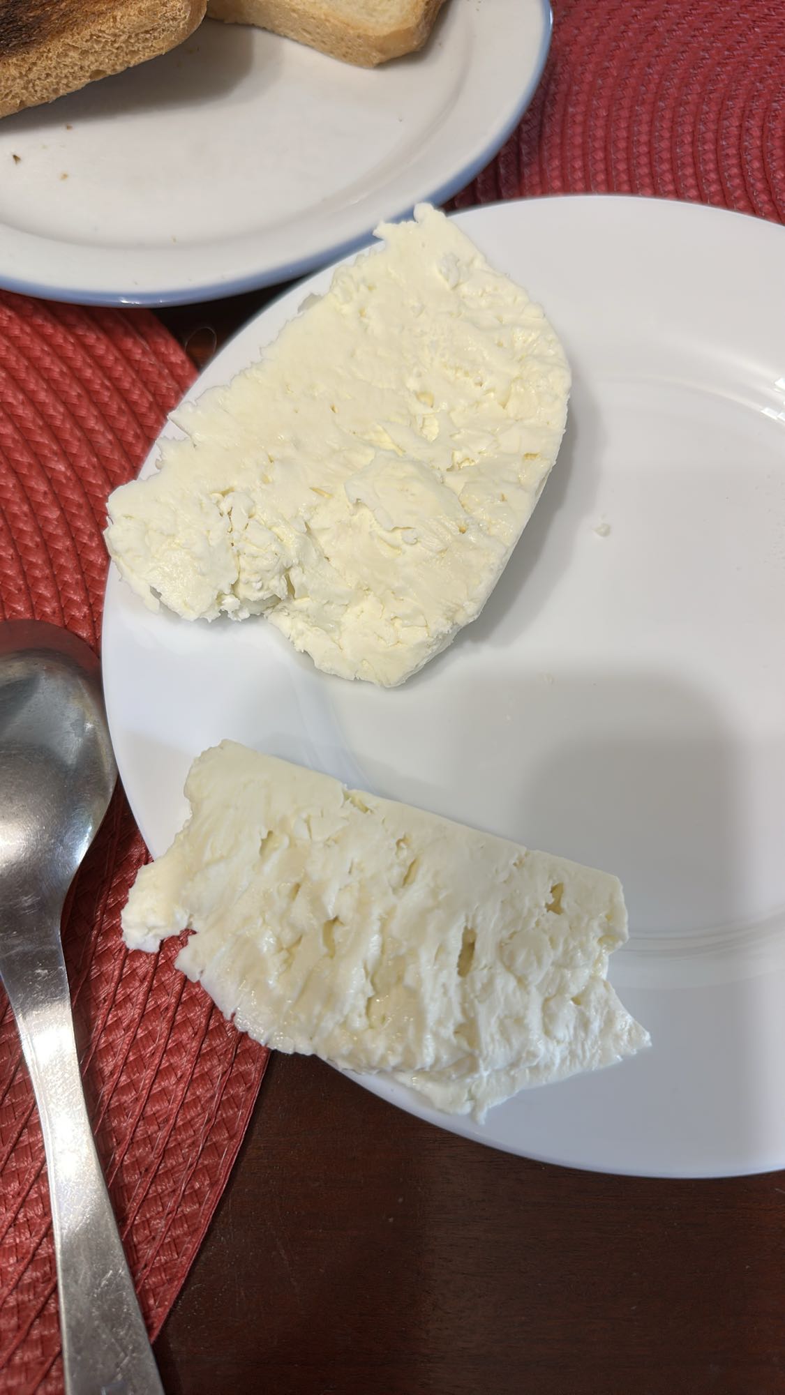 Brânză cu pâine prăjită