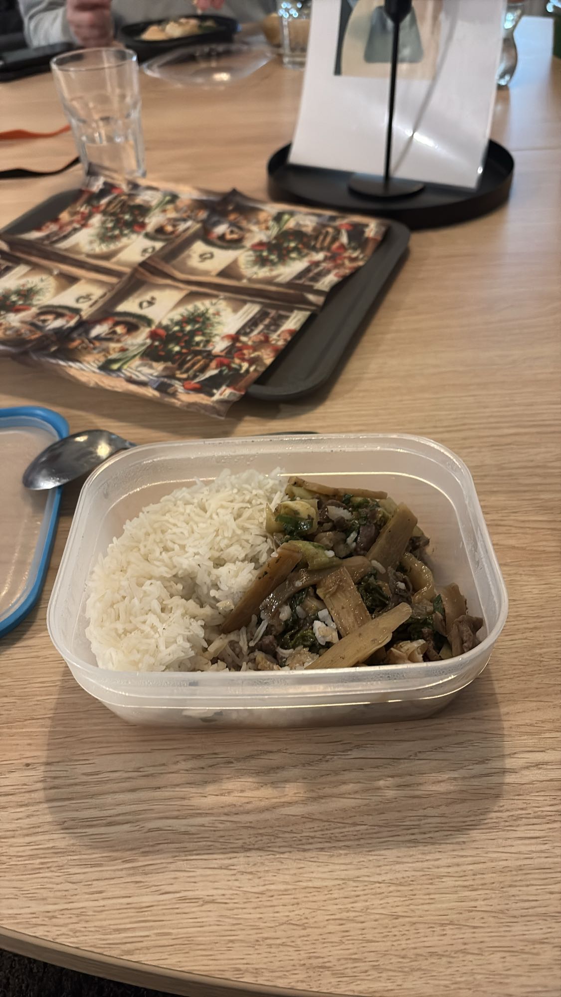 Ris med grönsakswok