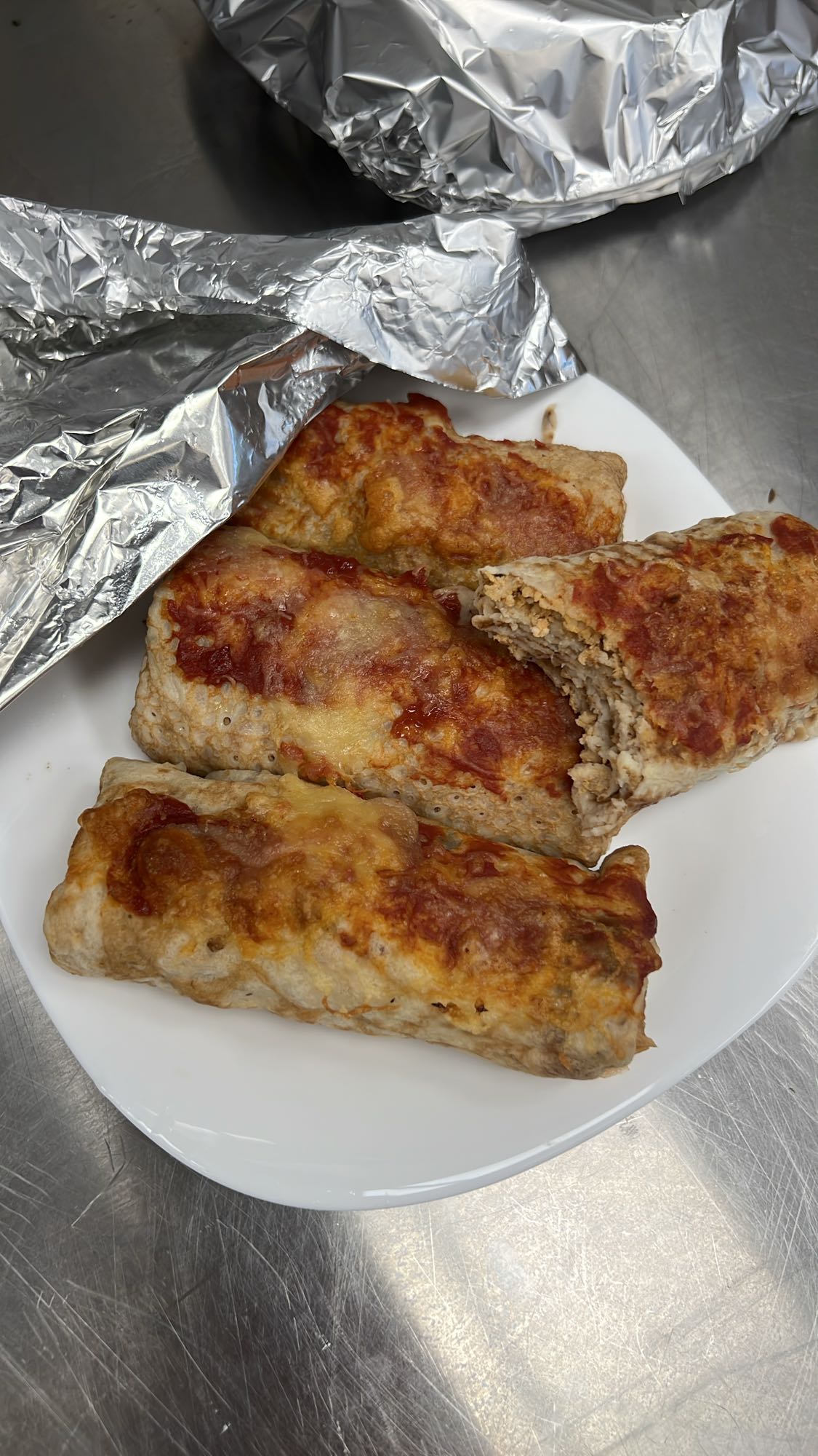 Clătite umplute cu carne și brânză