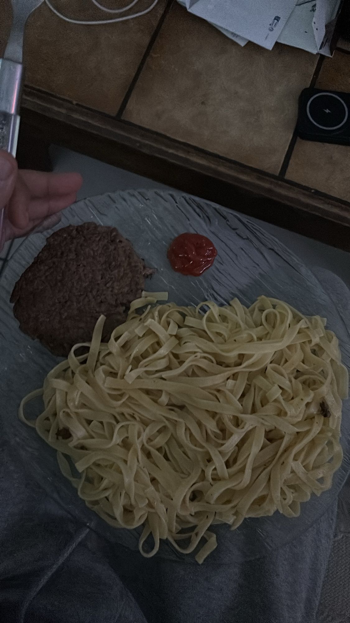 Pâtes et steak haché