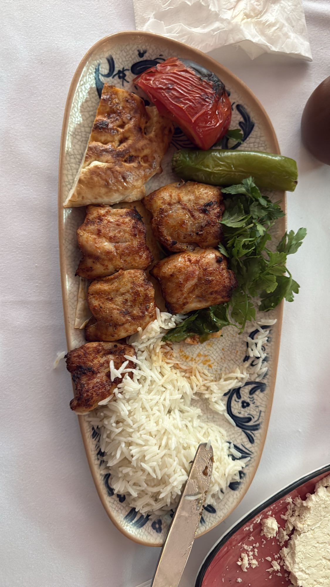 шашлык с рисом и овощами