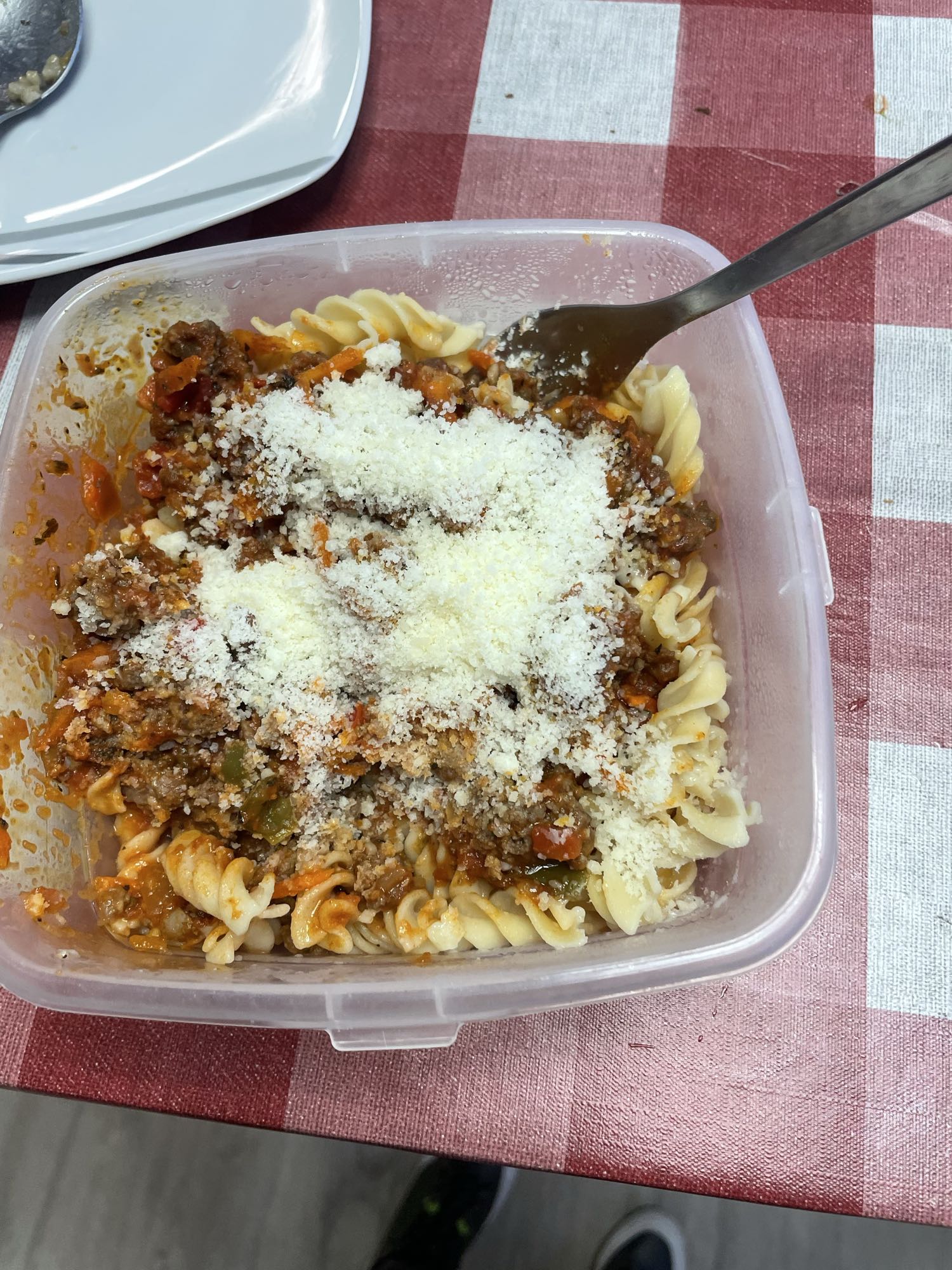 Pasta con carne y queso