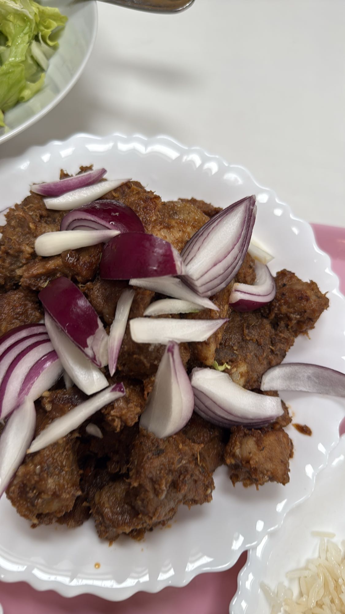 Krydret kjøtt med løk