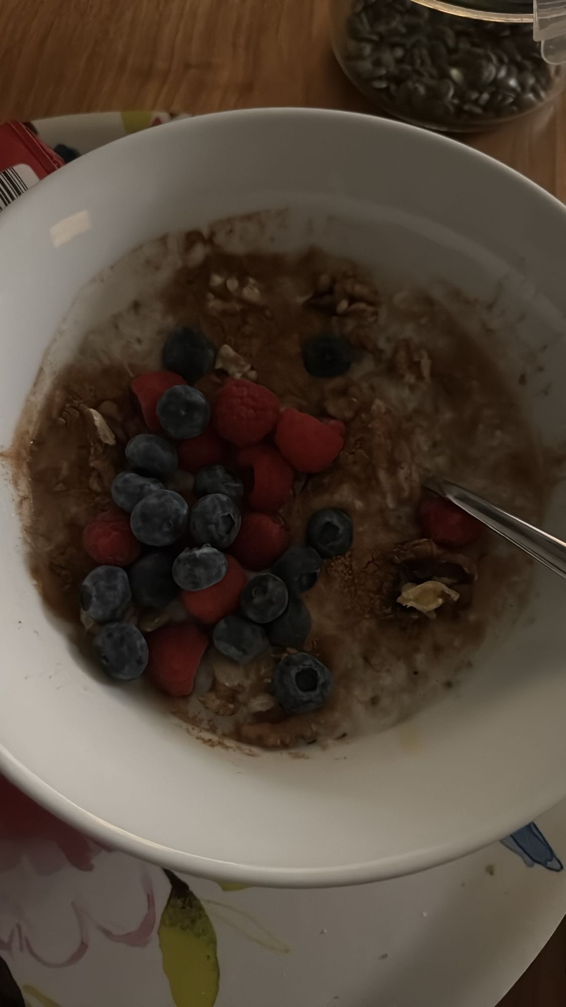 Havregrynsgröt med bär