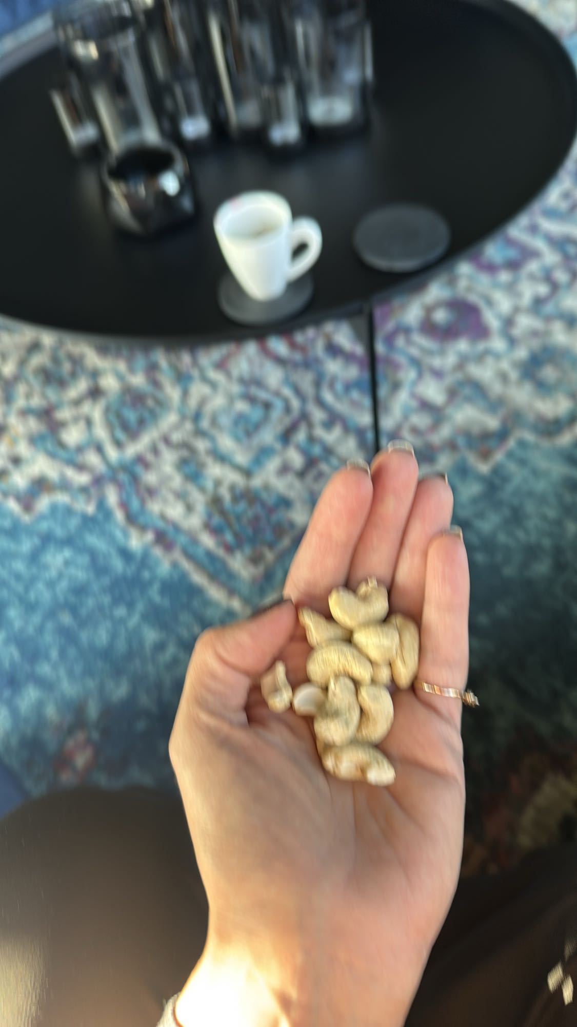 Orzechy nerkowca i kawa