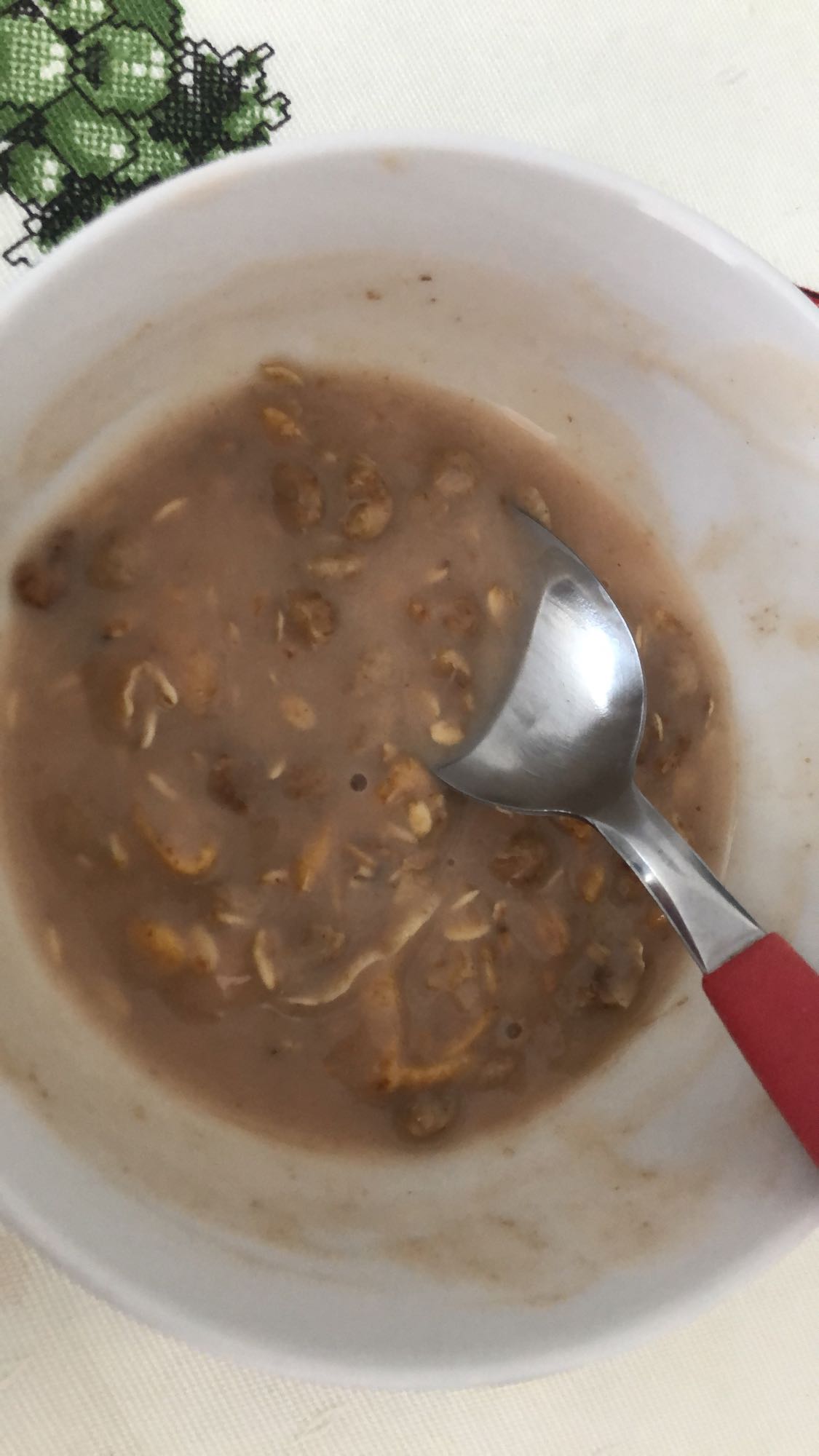 Granola com iogurte, uva passas, coco em lascas, aveia, flocos de milho e Whey