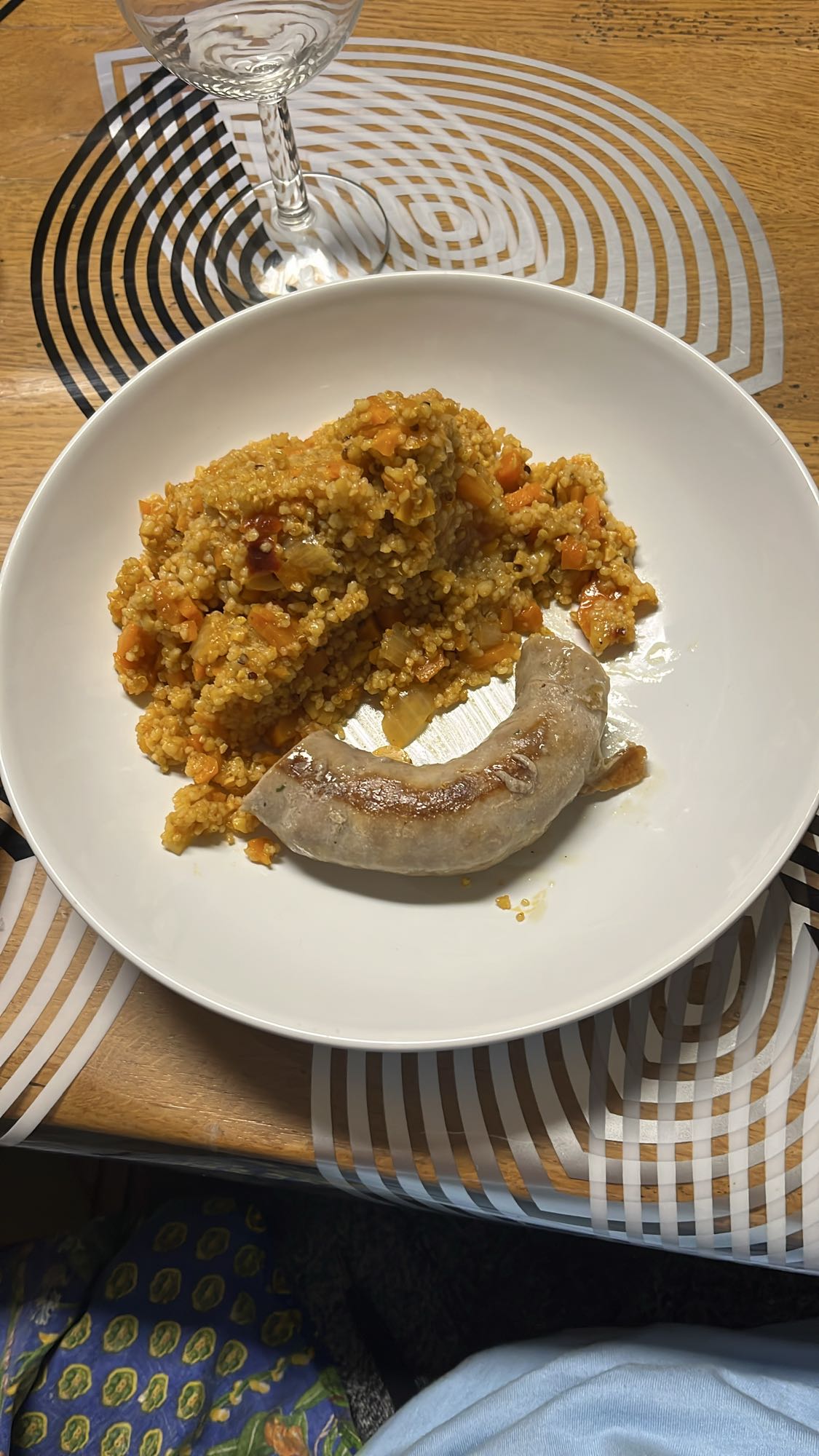 Salchicha con bulgur y verduras