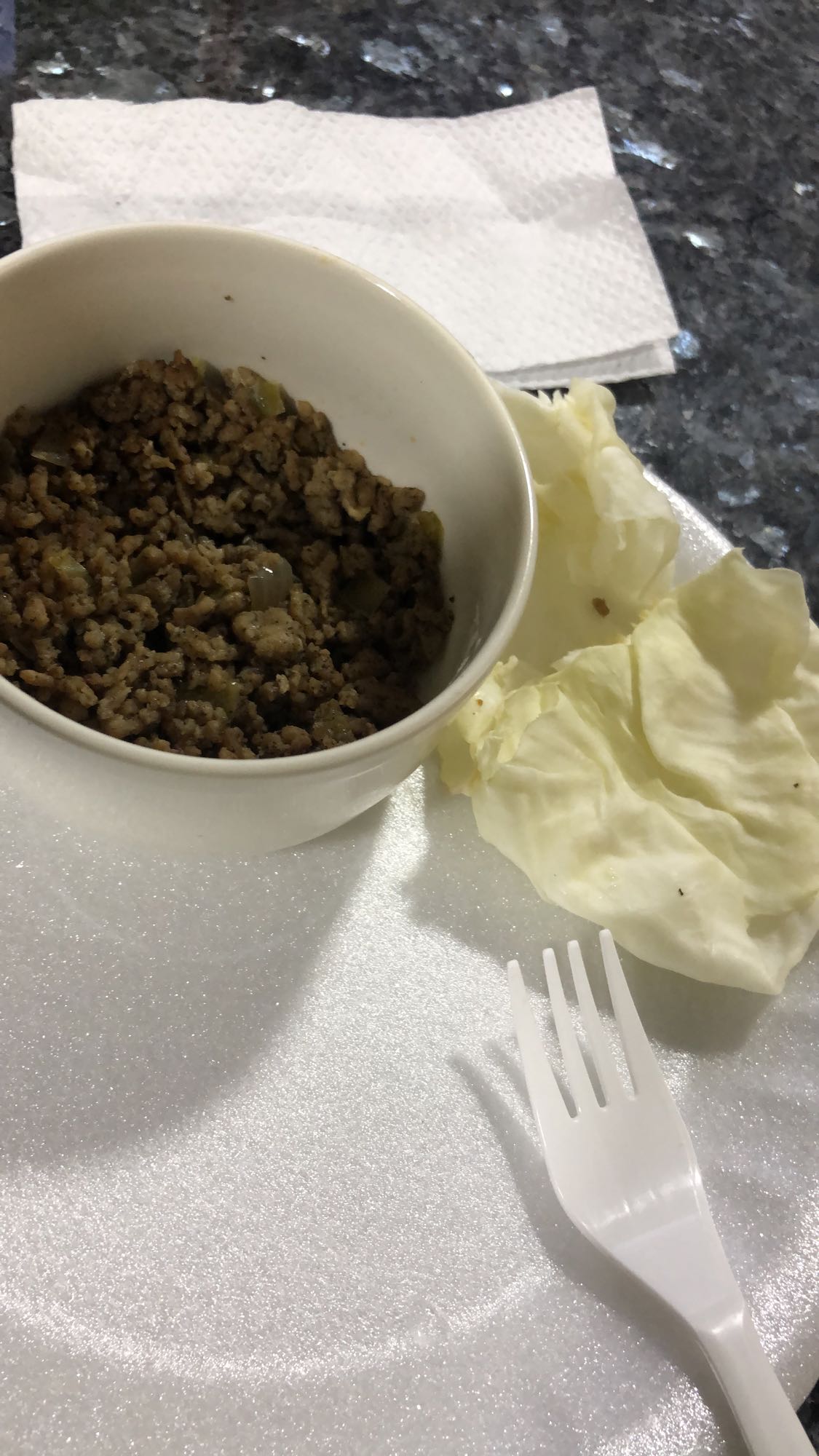 carne molida con lechuga