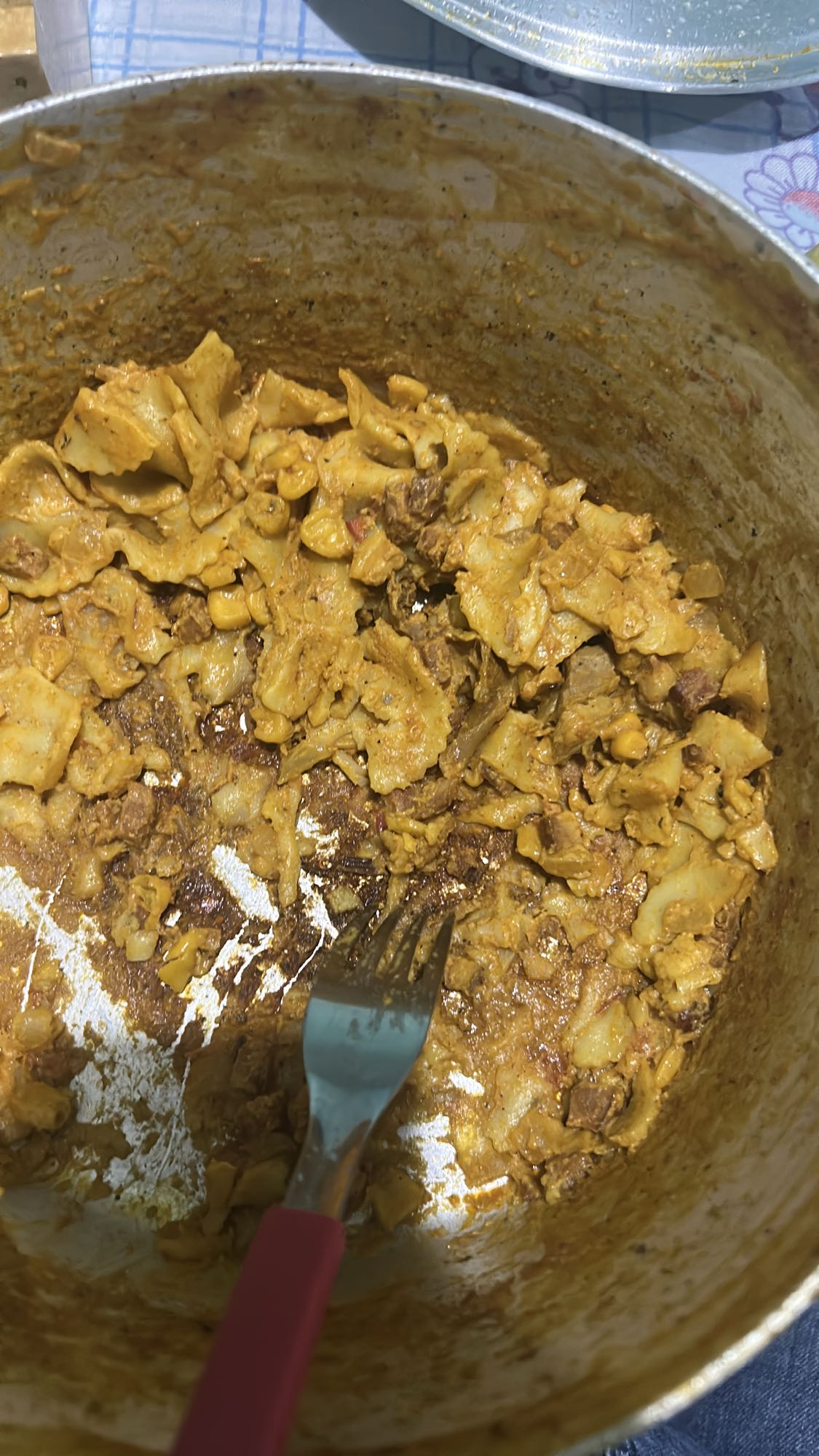 Massa com carne e milho