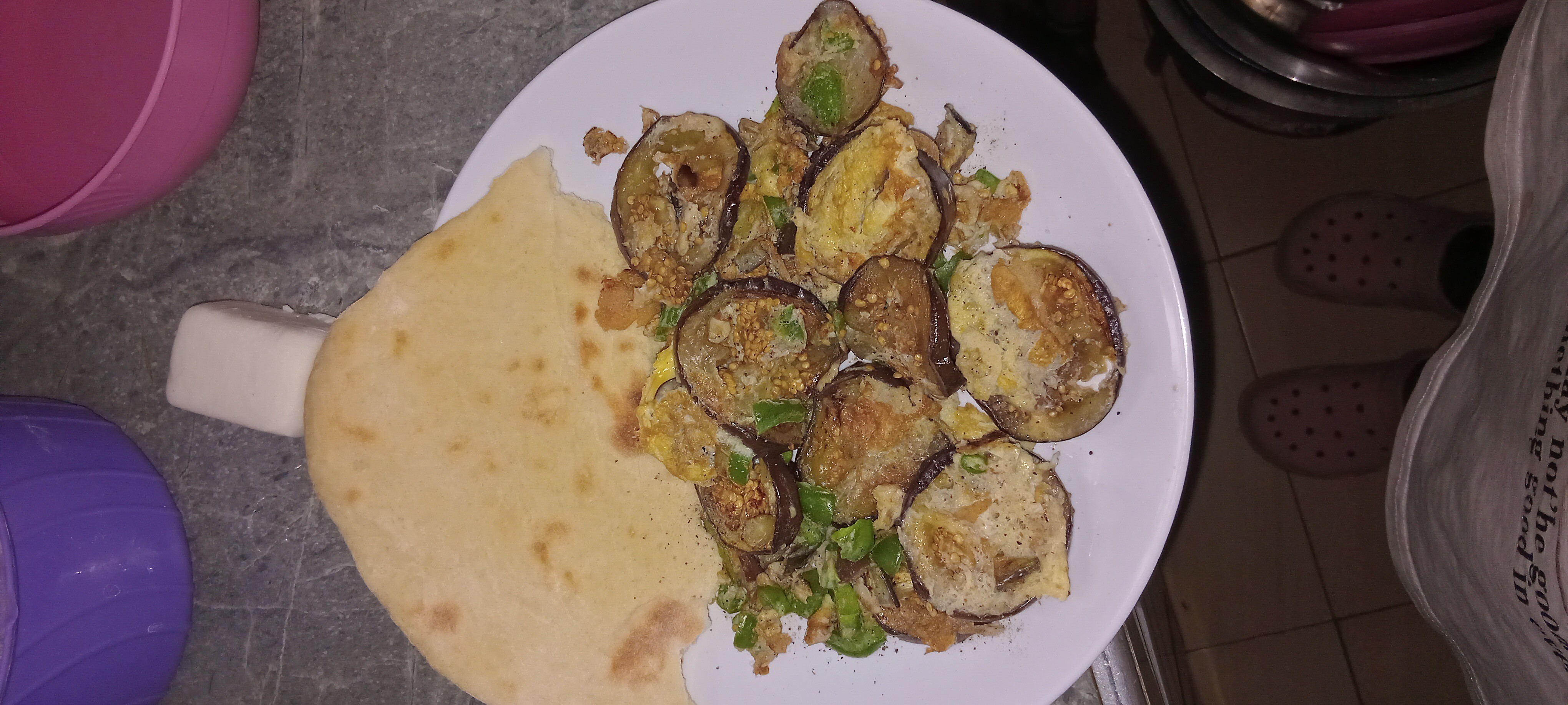 Eggplant omelette with flatbread